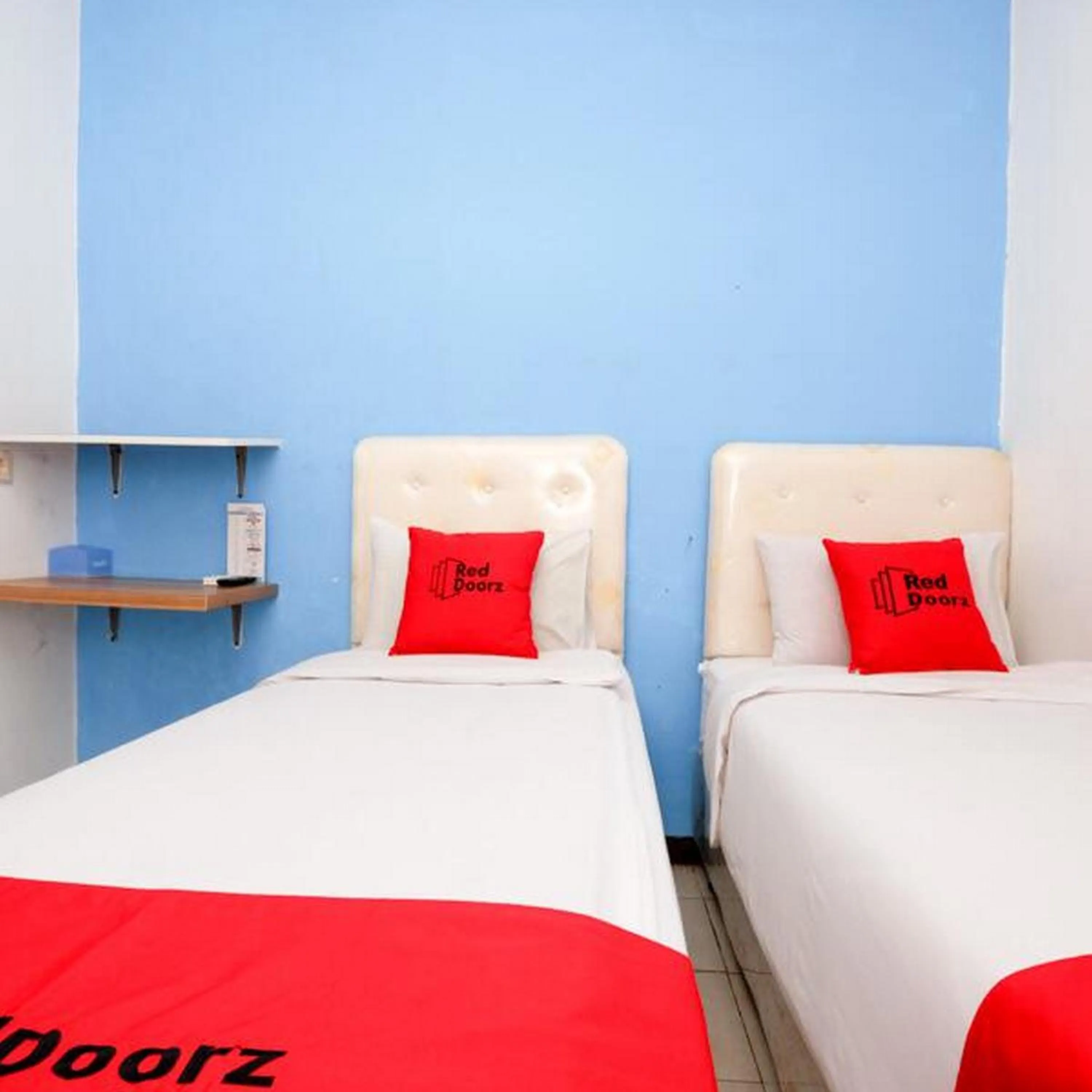 Bedroom, Bed in RedDoorz Near Kota Lama Semarang