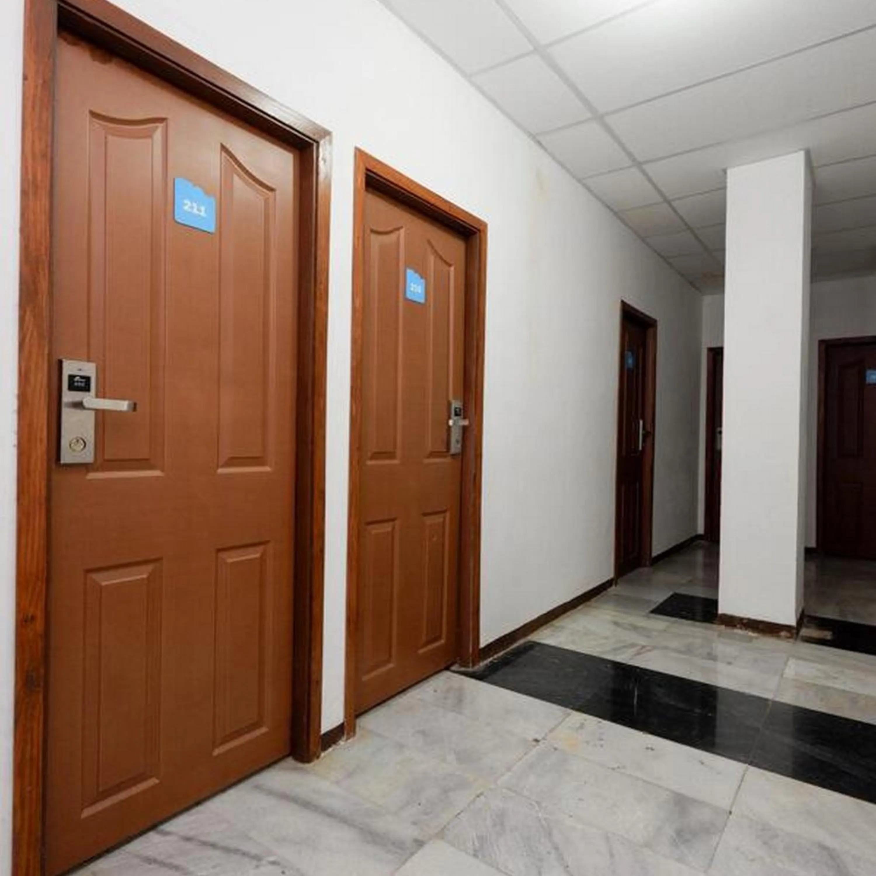 Property building in RedDoorz Near Kota Lama Semarang