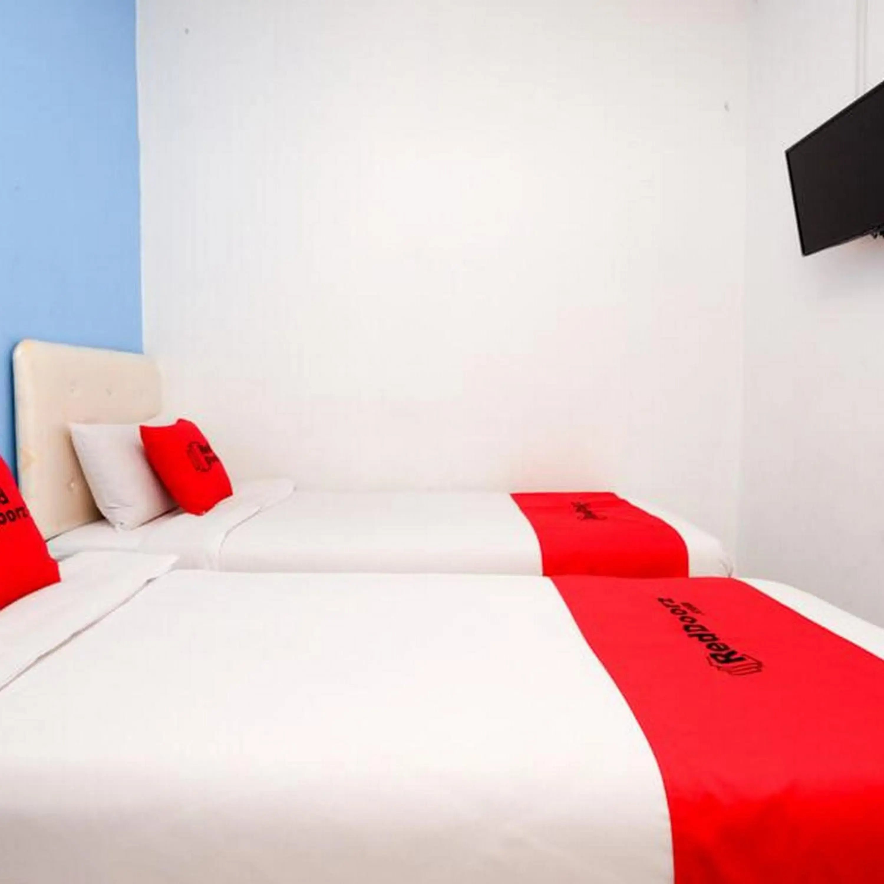 Bedroom, Bed in RedDoorz Near Kota Lama Semarang Bedroom, Bed in RedDoorz Near Kota Lama Semarang