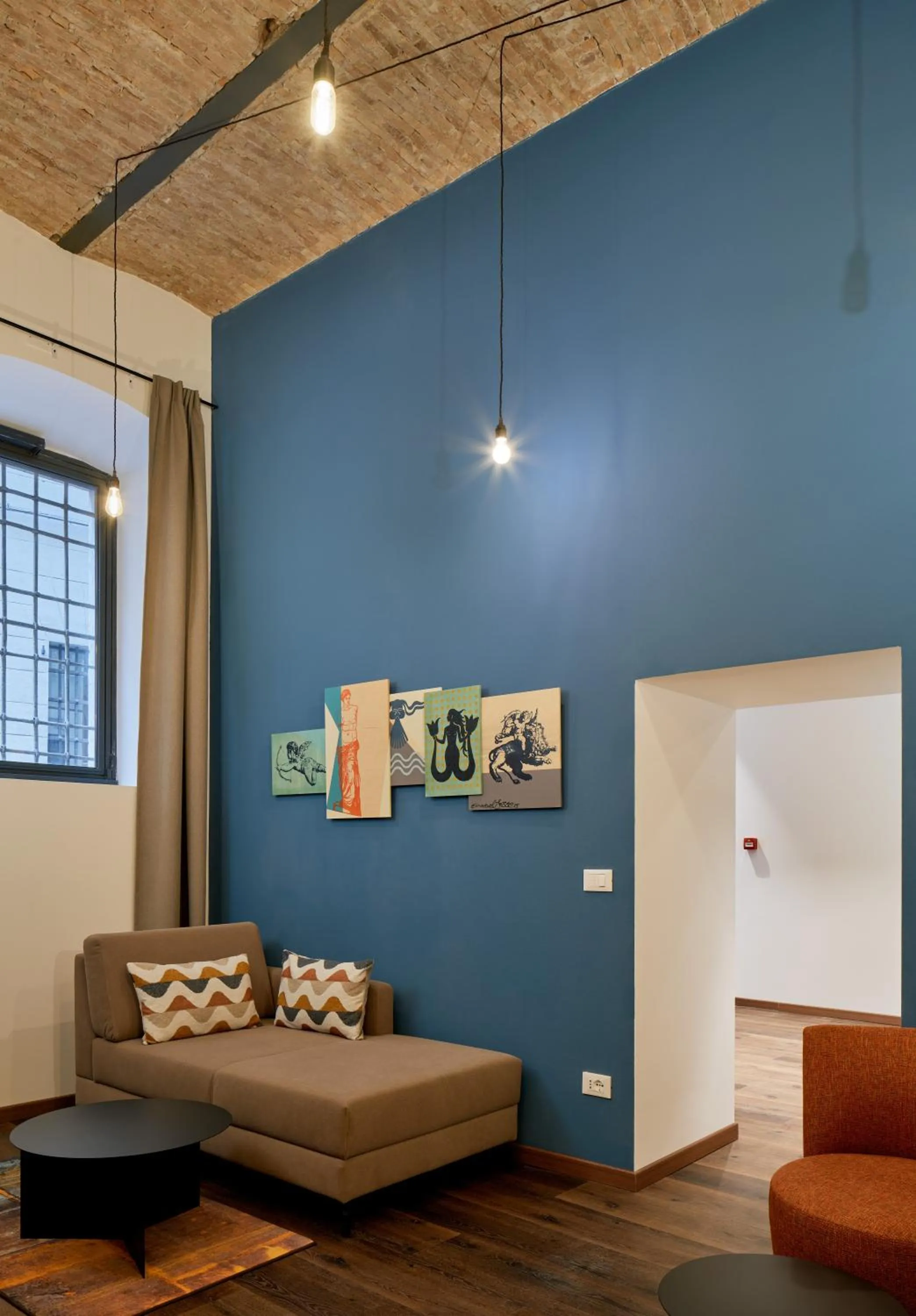 URBANAUTS STUDIOS Minelli