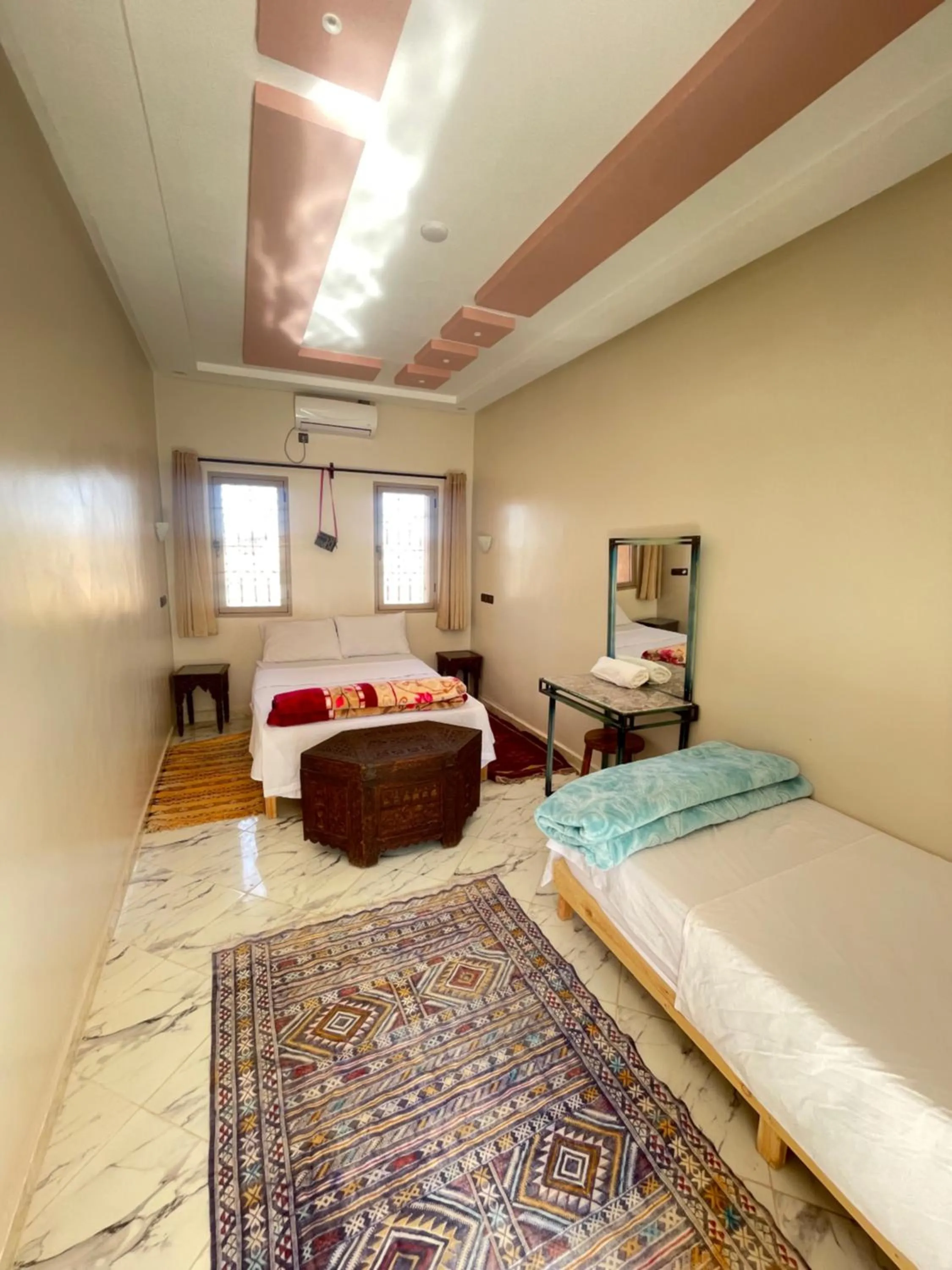 TV and multimedia, Bed in Auberge Famille Benmoro