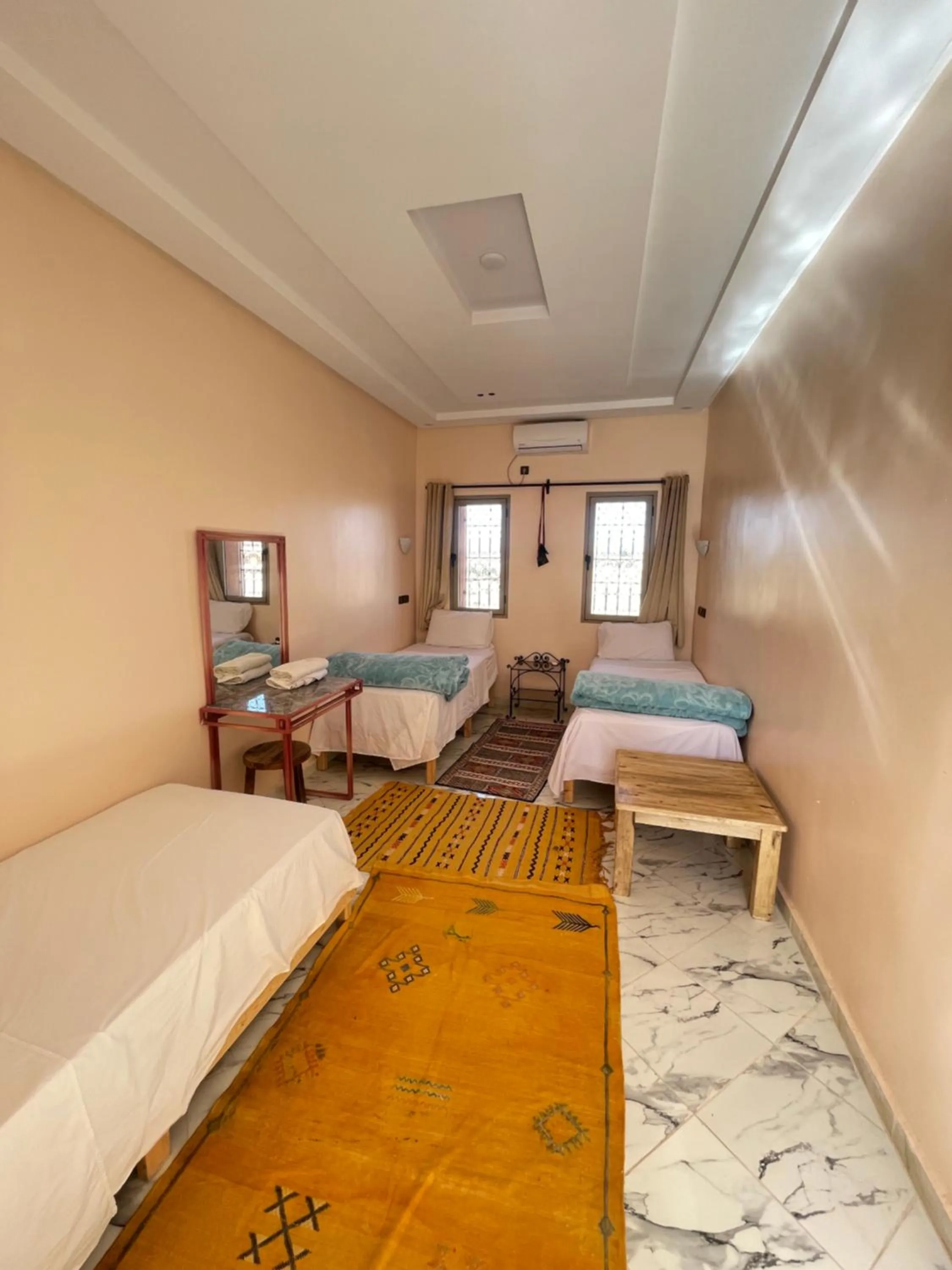 TV and multimedia, Bed in Auberge Famille Benmoro