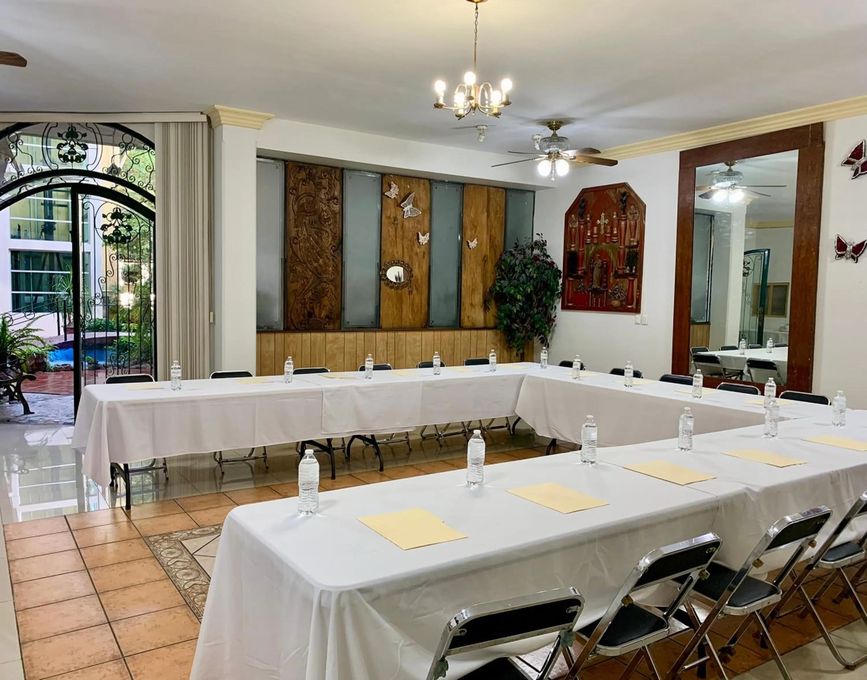 Business facilities in Hotel Inn Galerias