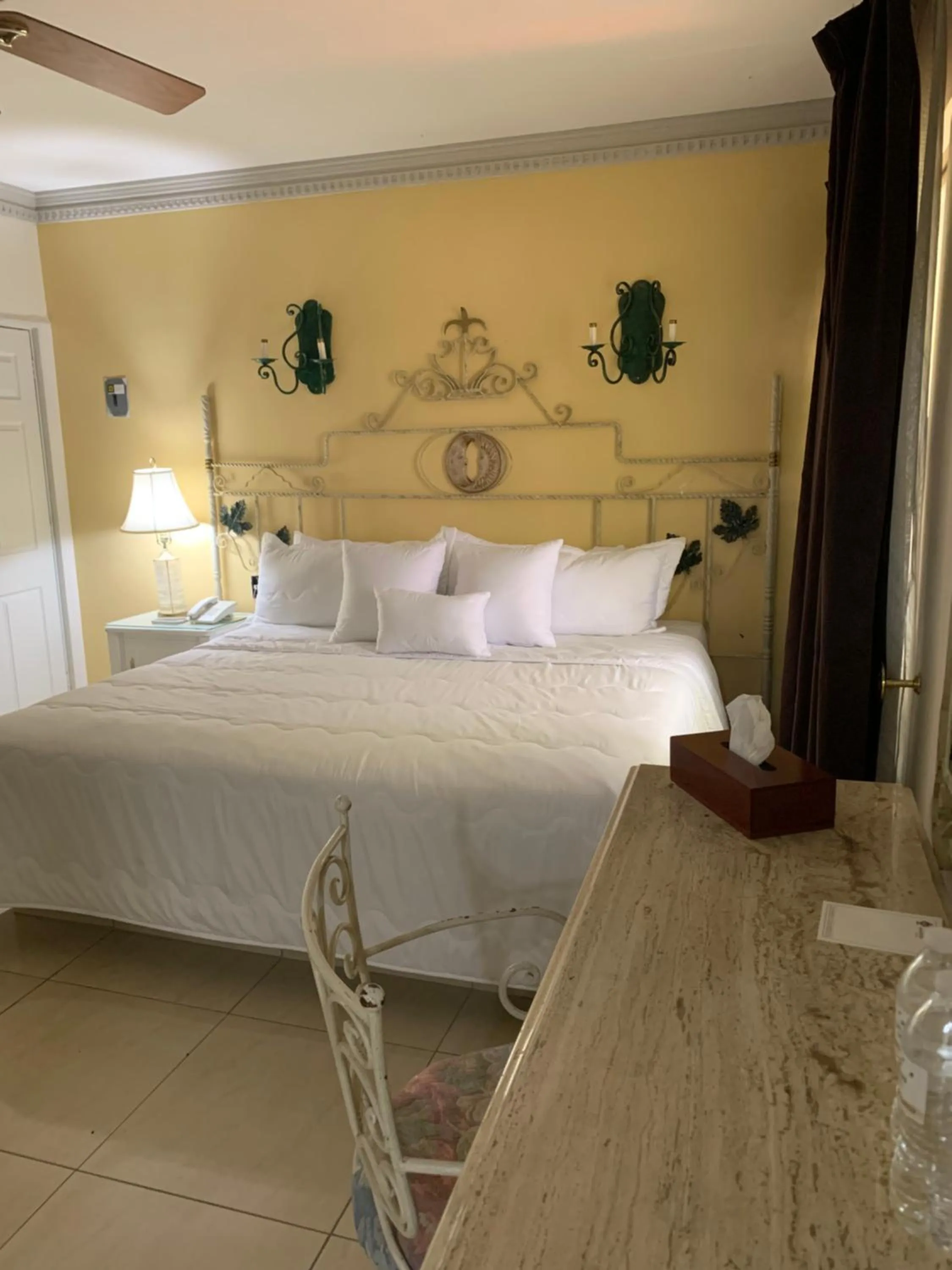 Photo of the whole room, Bed in Hotel Inn Galerias