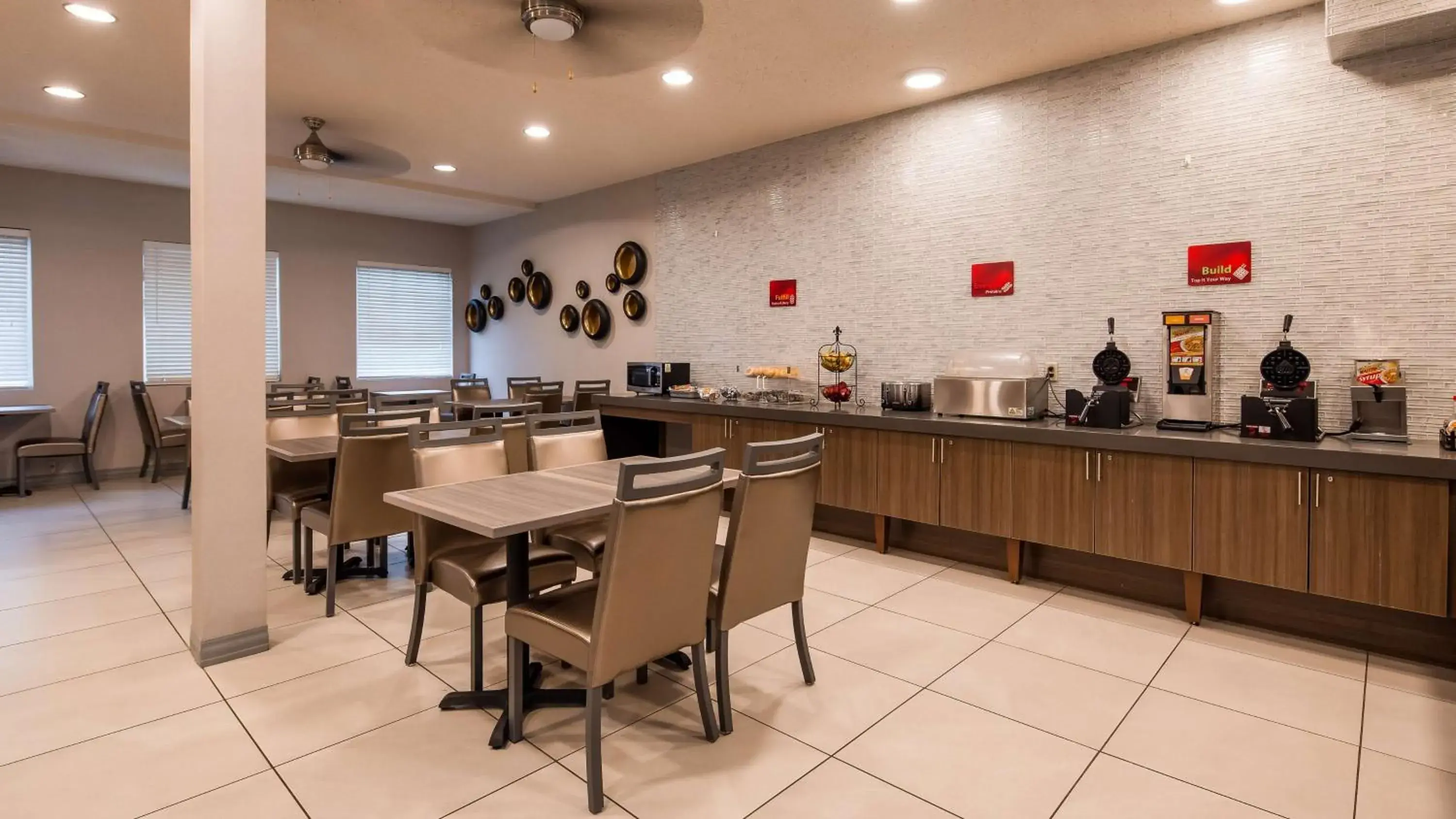 Restaurant/places to eat in Best Western Plus New Cumberland Restaurant/places to eat in Best Western Plus New Cumberland
