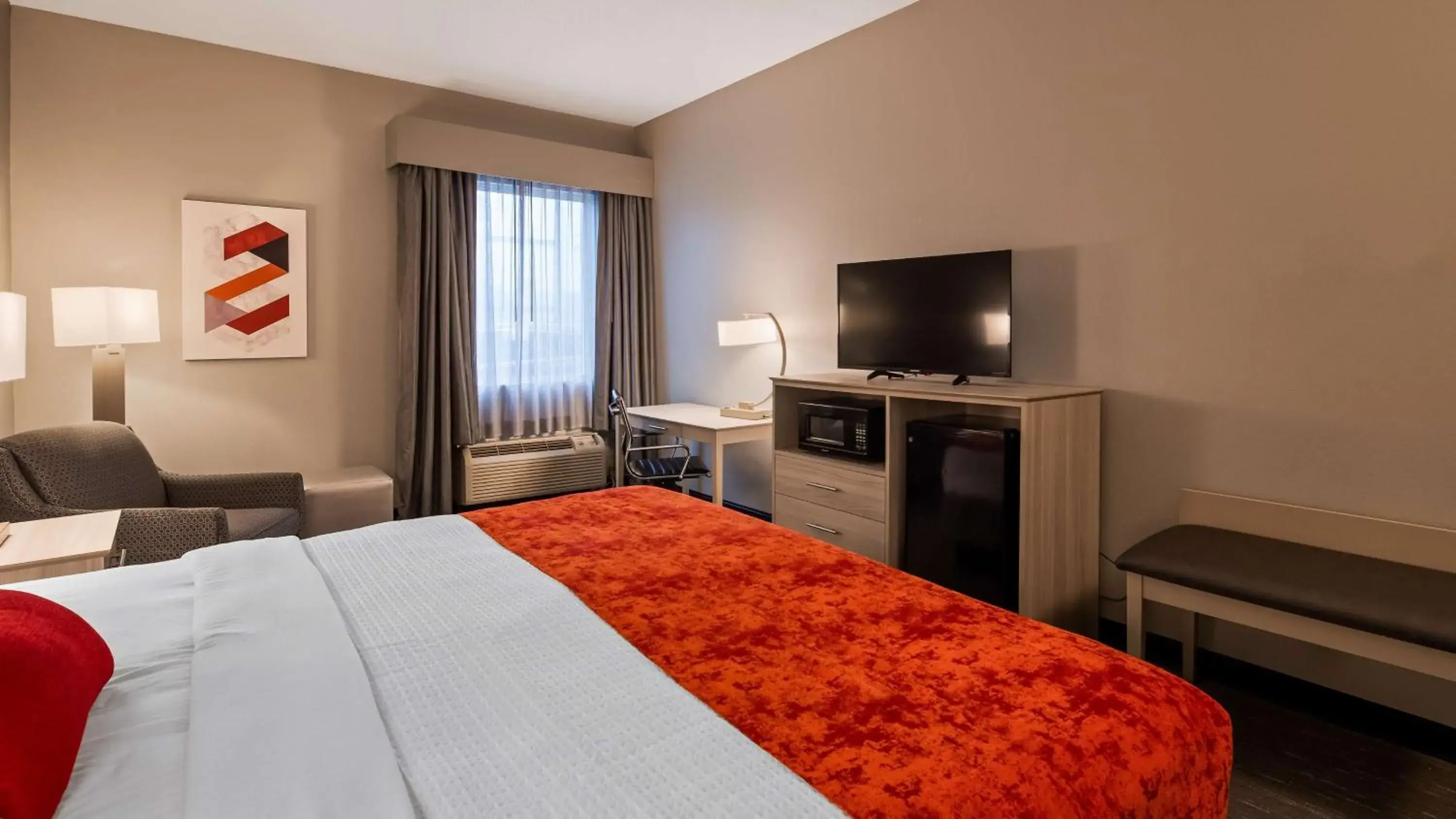 Bed in Best Western Plus New Cumberland Bed in Best Western Plus New Cumberland