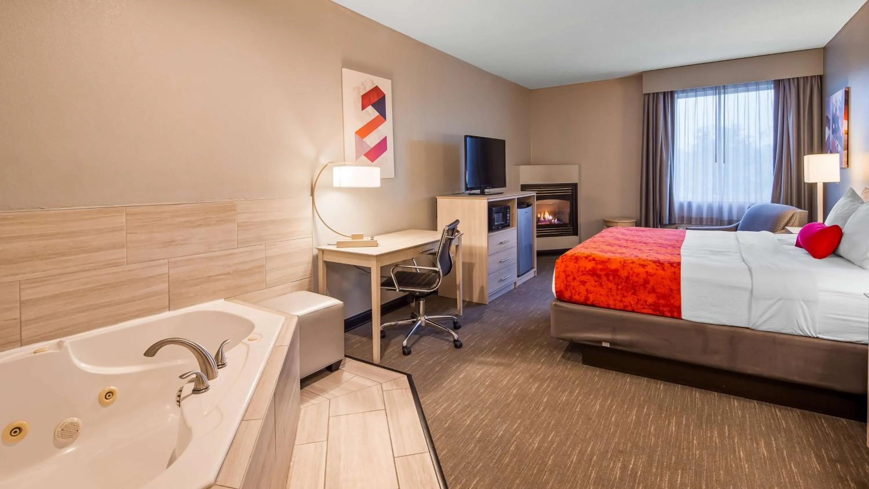 Photo of the whole room, Bed in Best Western Plus New Cumberland