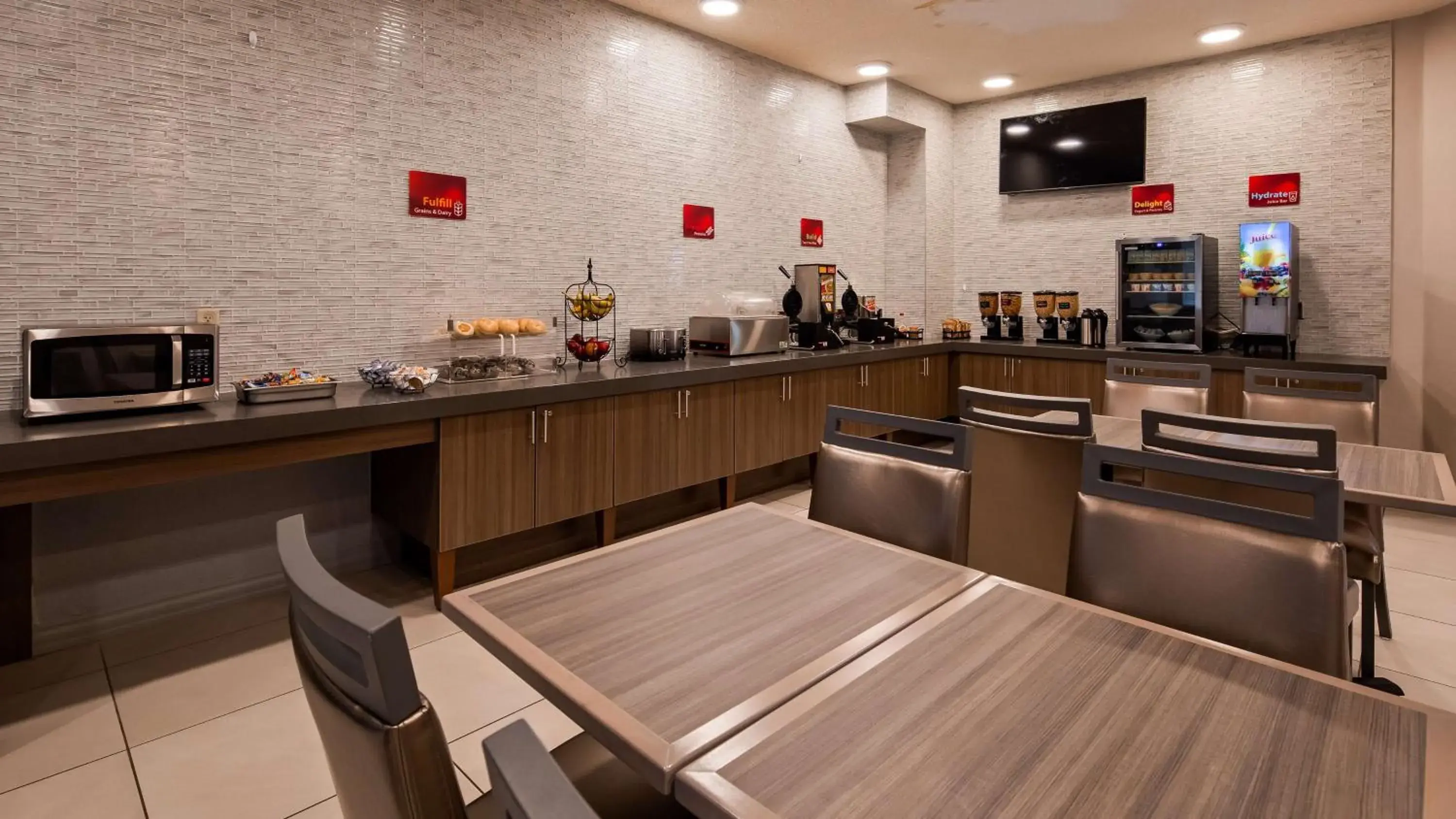 Restaurant/places to eat in Best Western Plus New Cumberland Restaurant/places to eat in Best Western Plus New Cumberland
