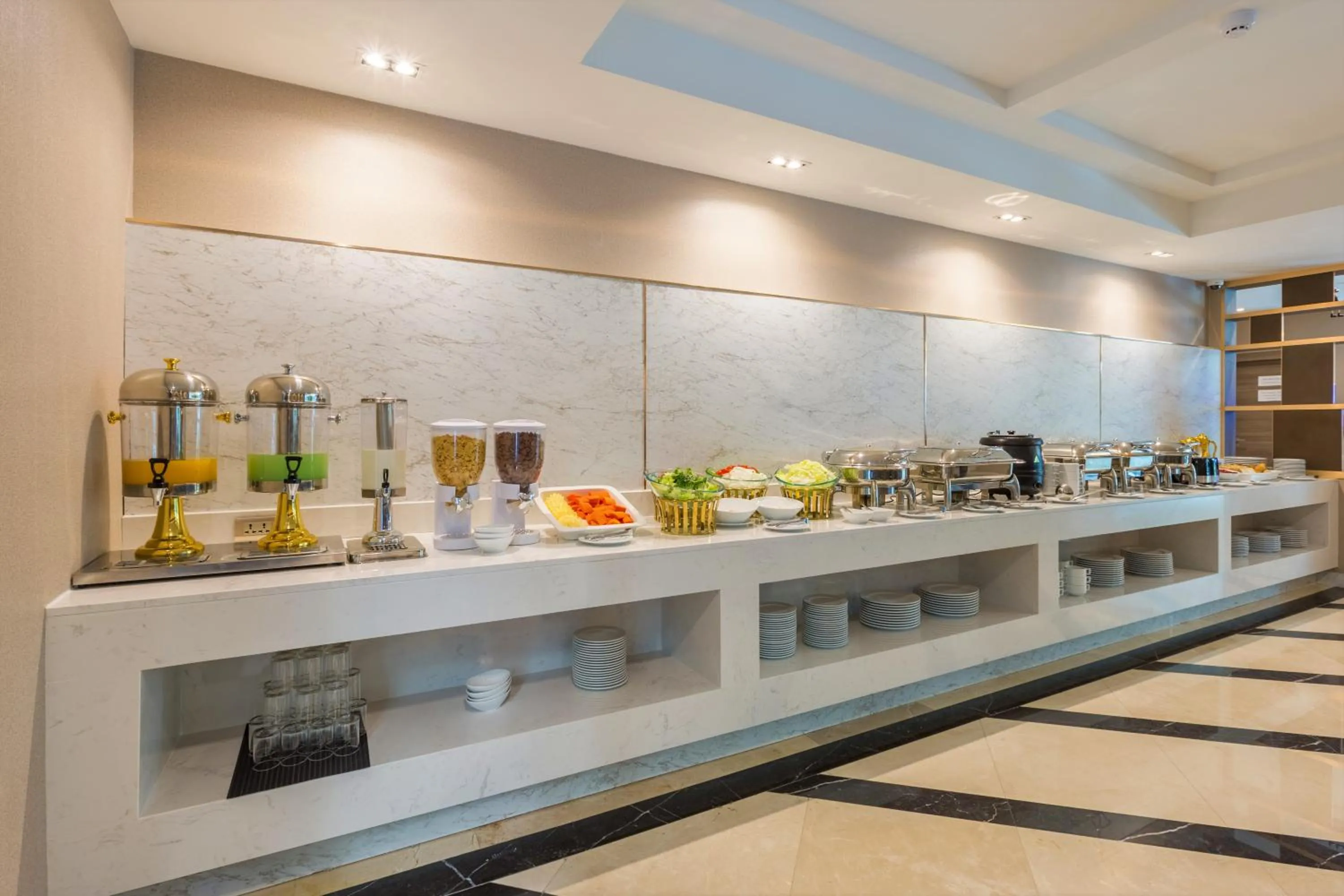 Food and drinks in GLOW Sukhumvit 5