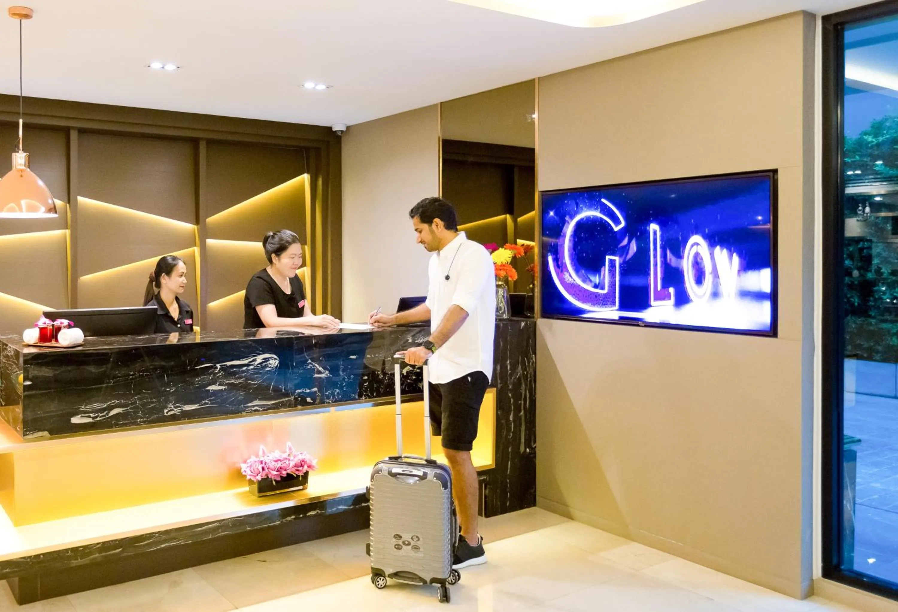 Staff in GLOW Sukhumvit 5