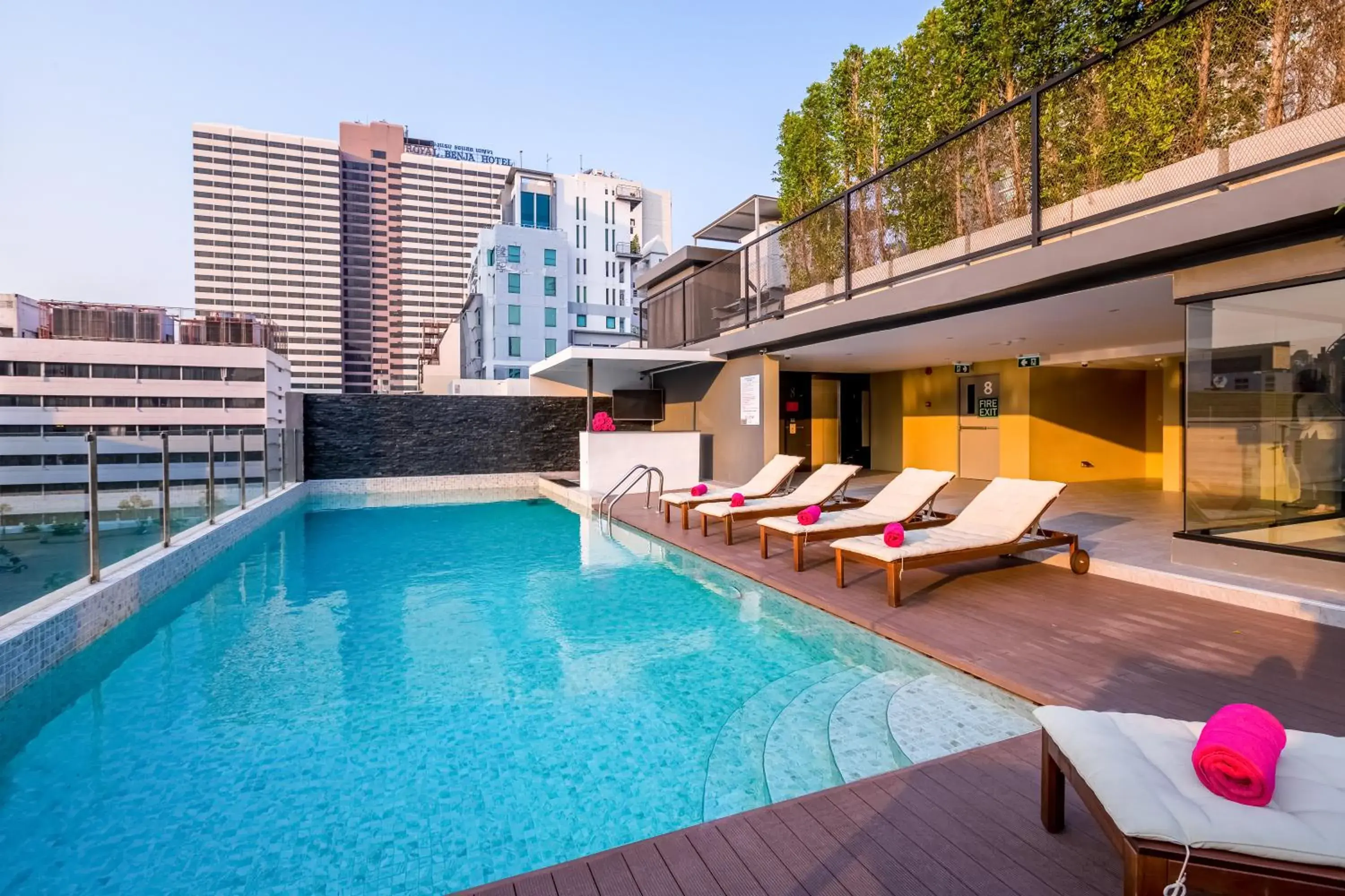 Property building in GLOW Sukhumvit 5 Property building in GLOW Sukhumvit 5