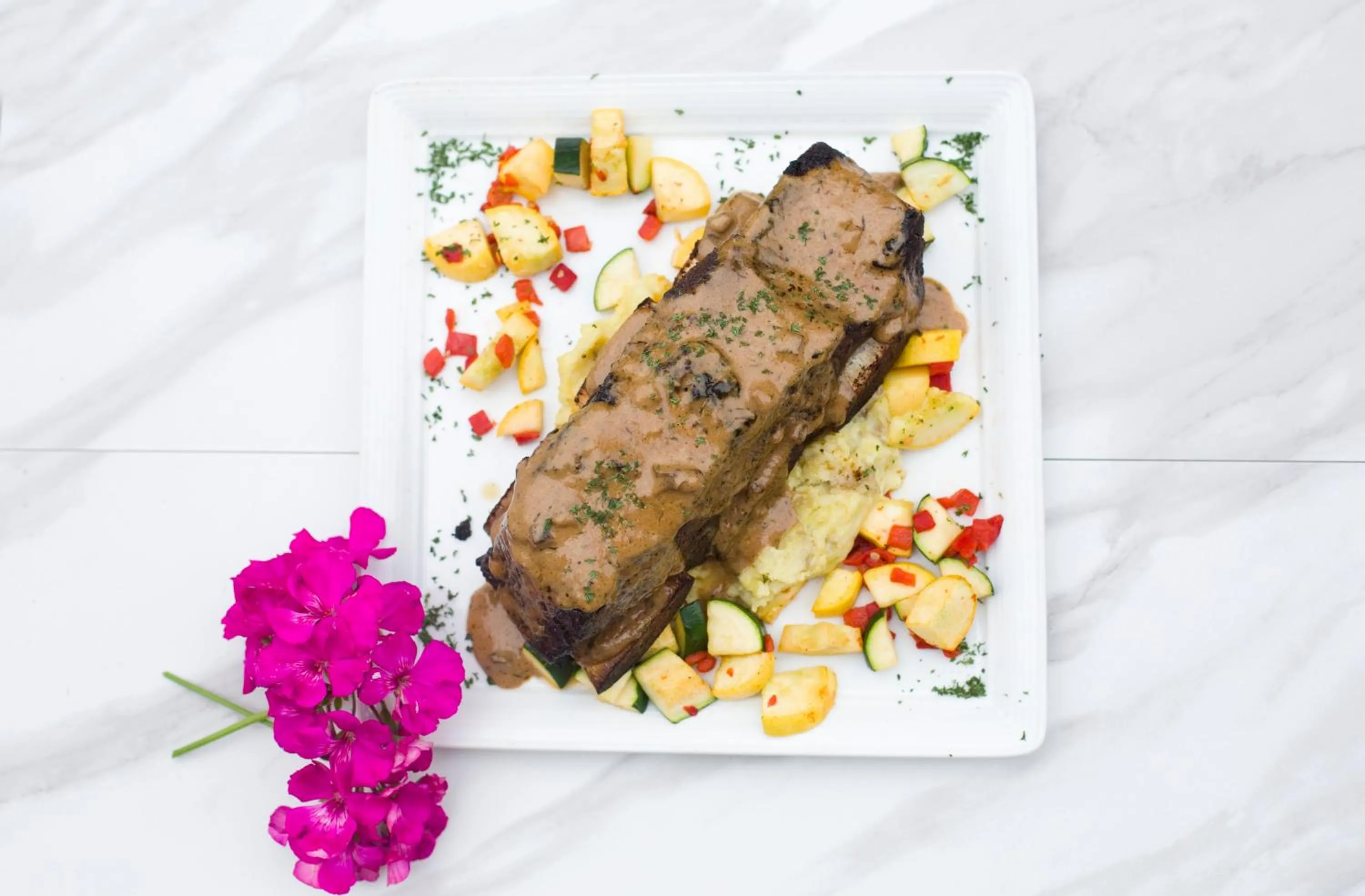 Restaurant/places to eat in Hotel Indigo Waco by IHG