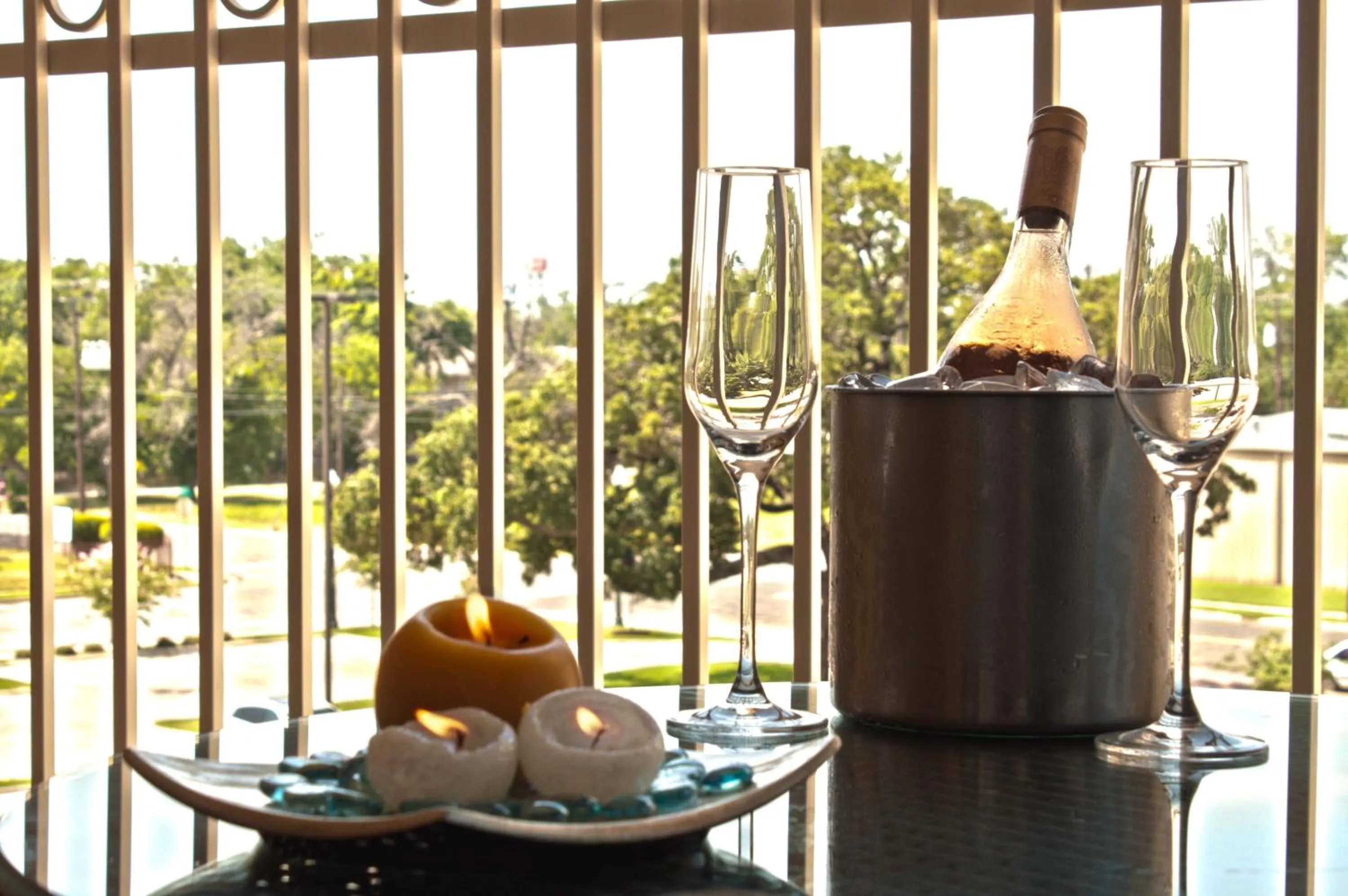 Photo of the whole room in Hotel Indigo Waco by IHG