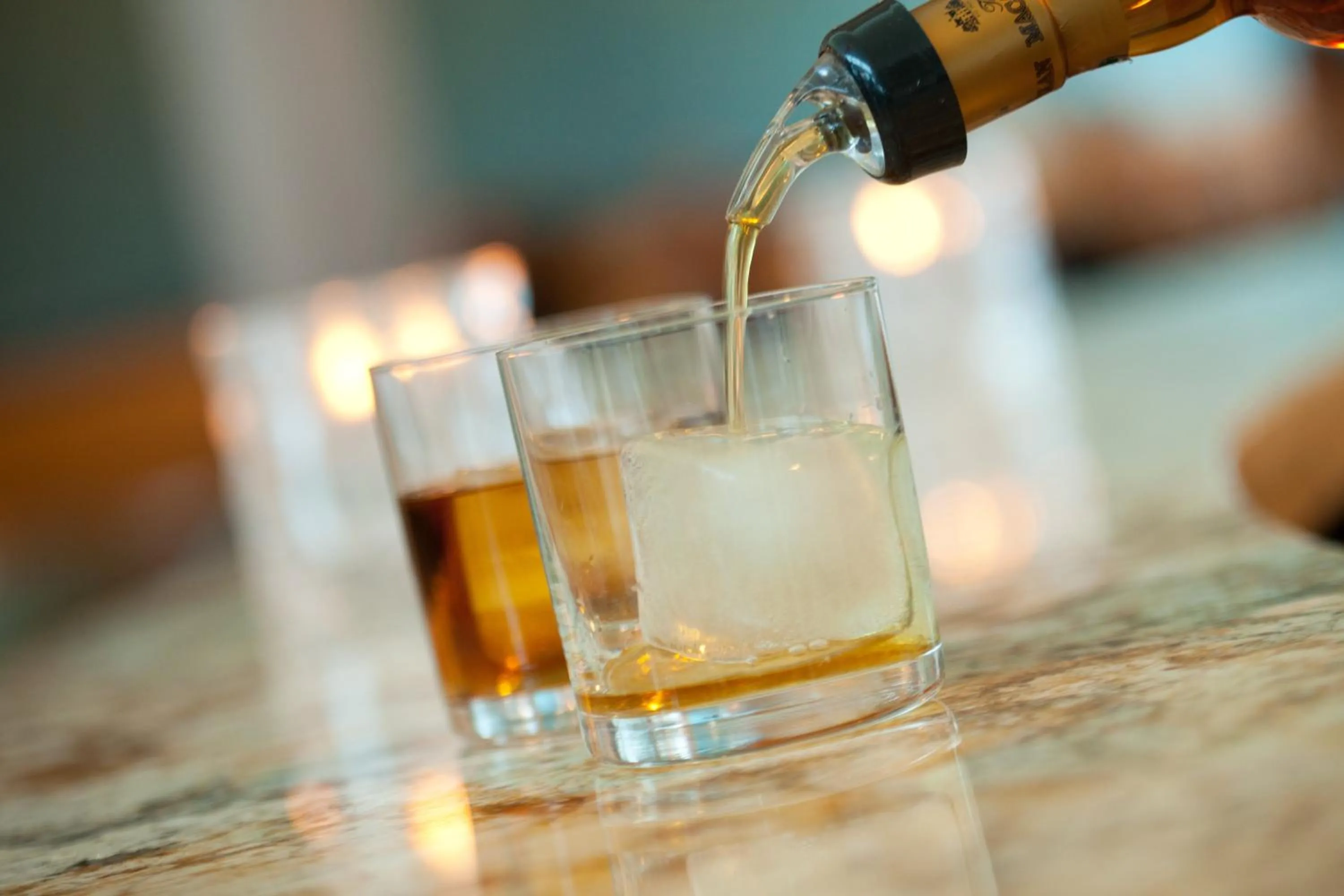 Lounge or bar in Hotel Indigo Waco by IHG