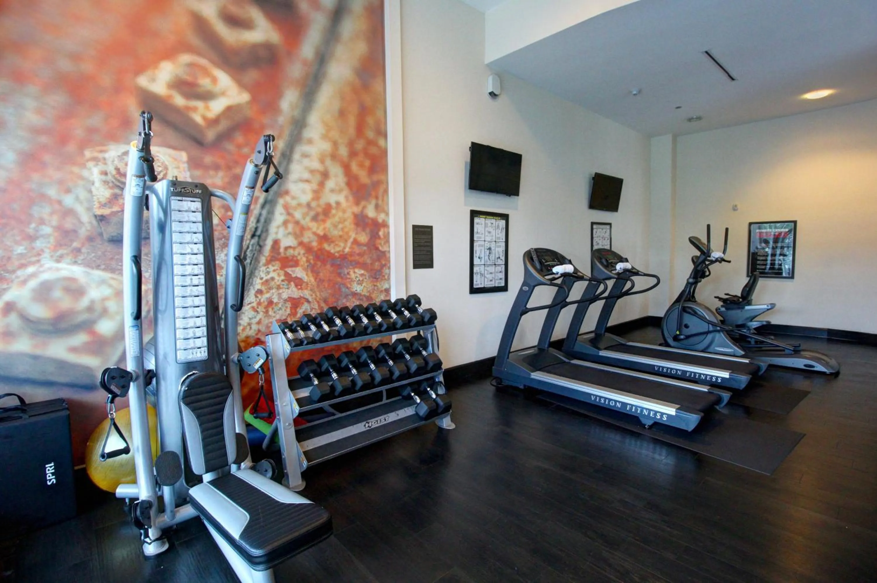 Fitness centre/facilities in Hotel Indigo Waco by IHG