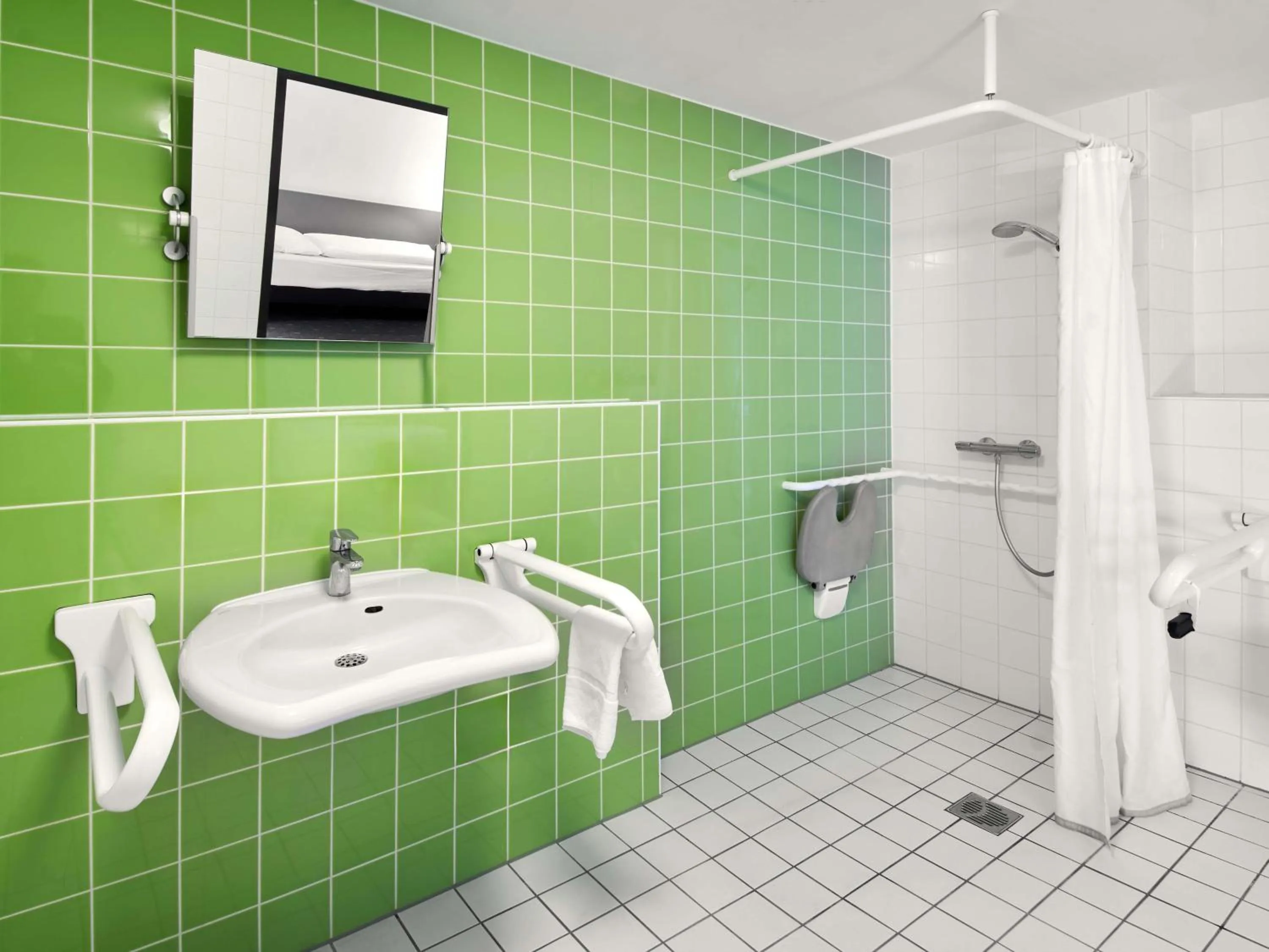 Bathroom in B&B Hotel Würzburg-City