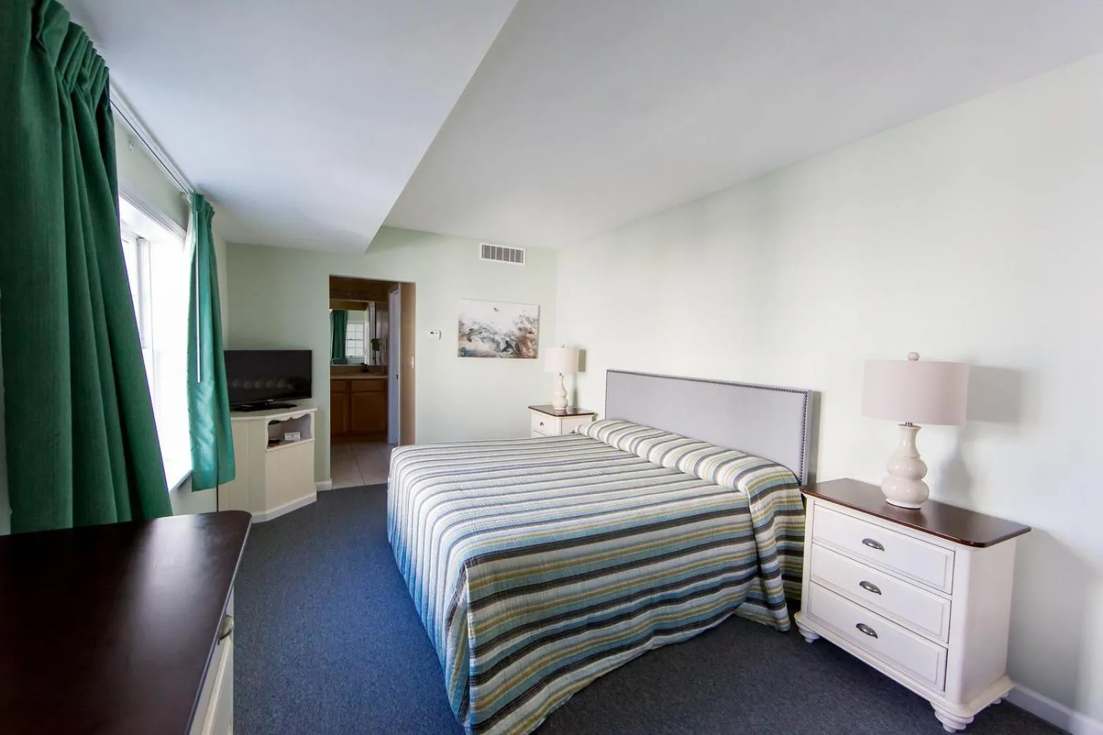 Bed in The Heritage Inn