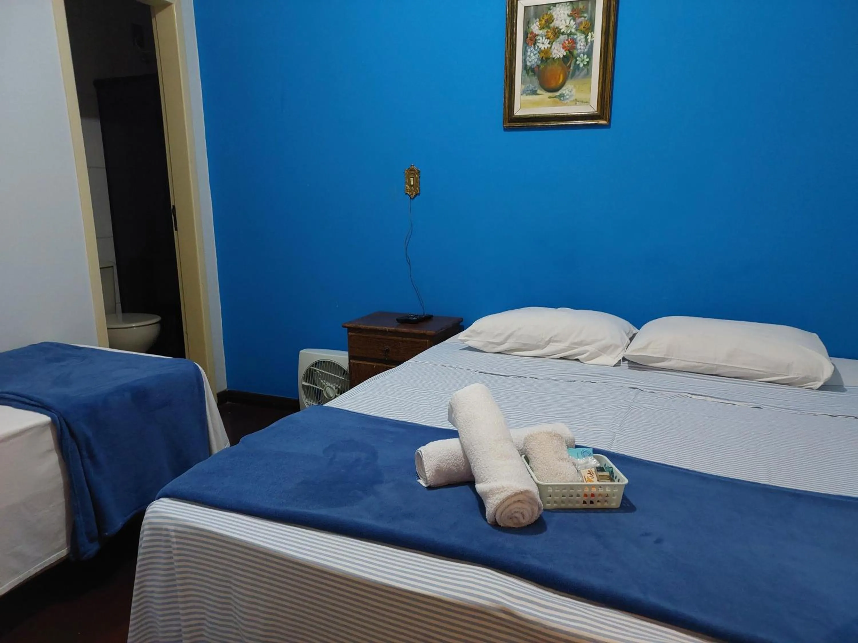 Photo of the whole room, Bed in Pousada Ouro Preto