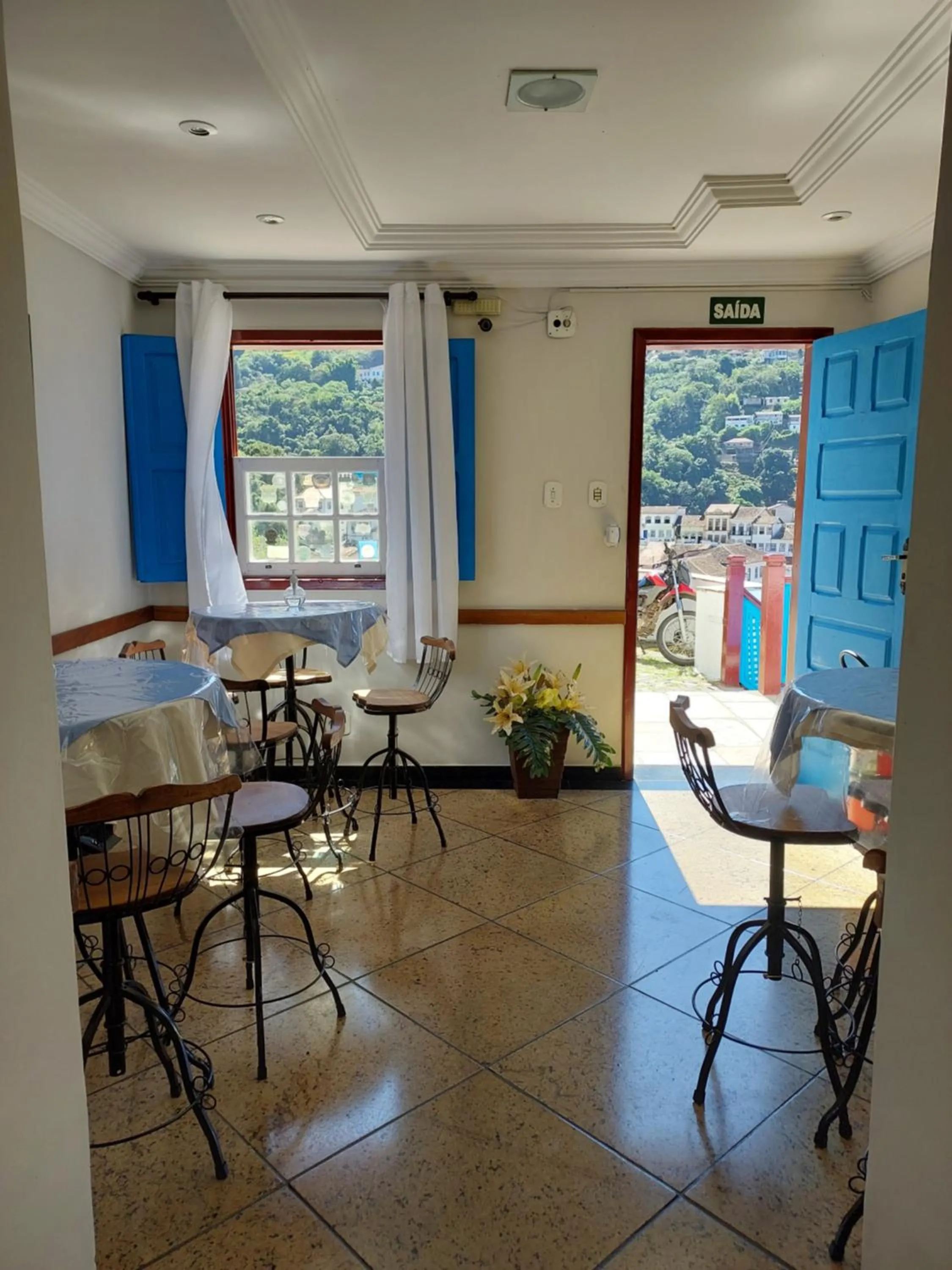 Living room in Pousada Ouro Preto