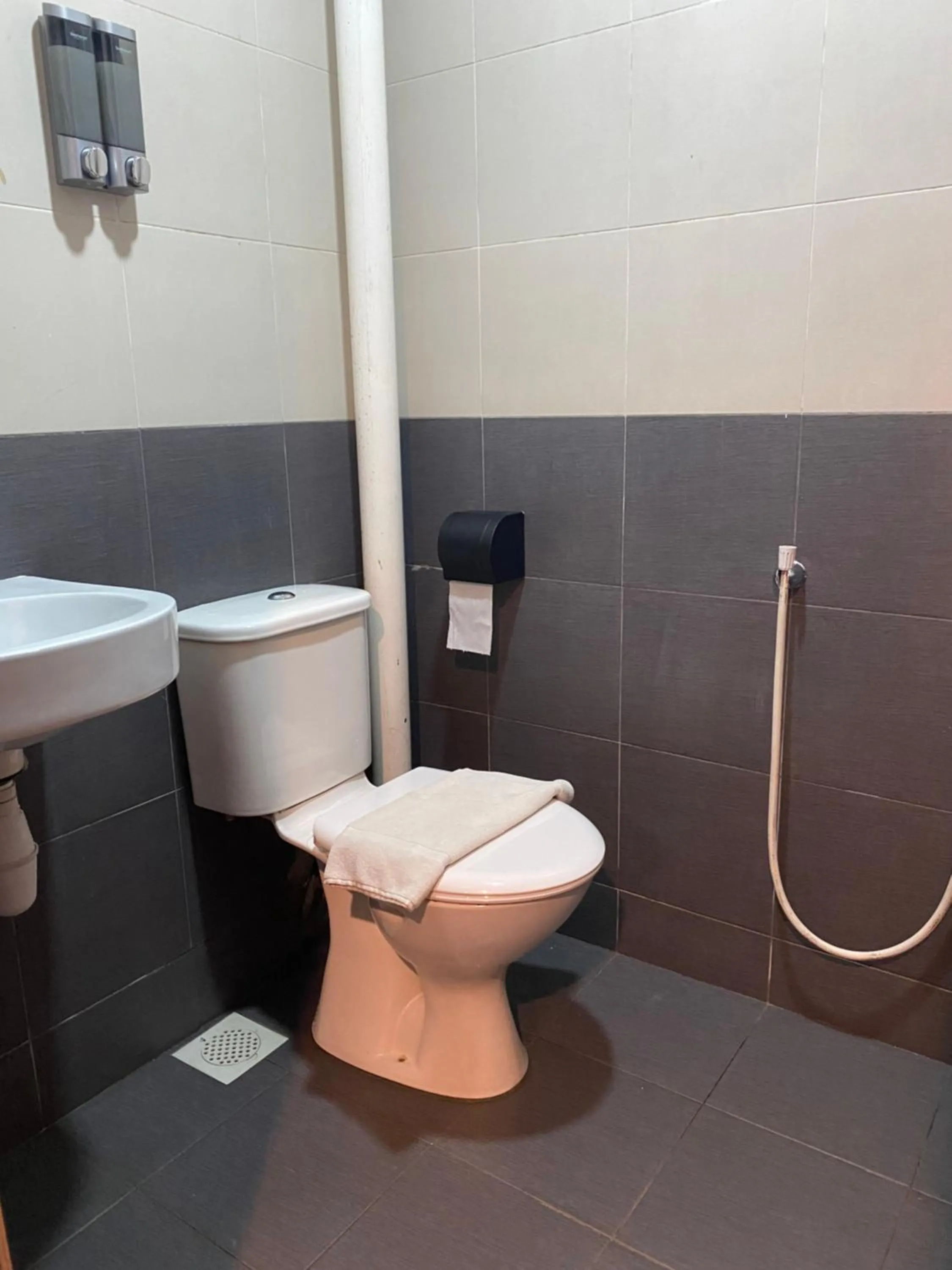 Toilet in V Hotel Johor Bahru