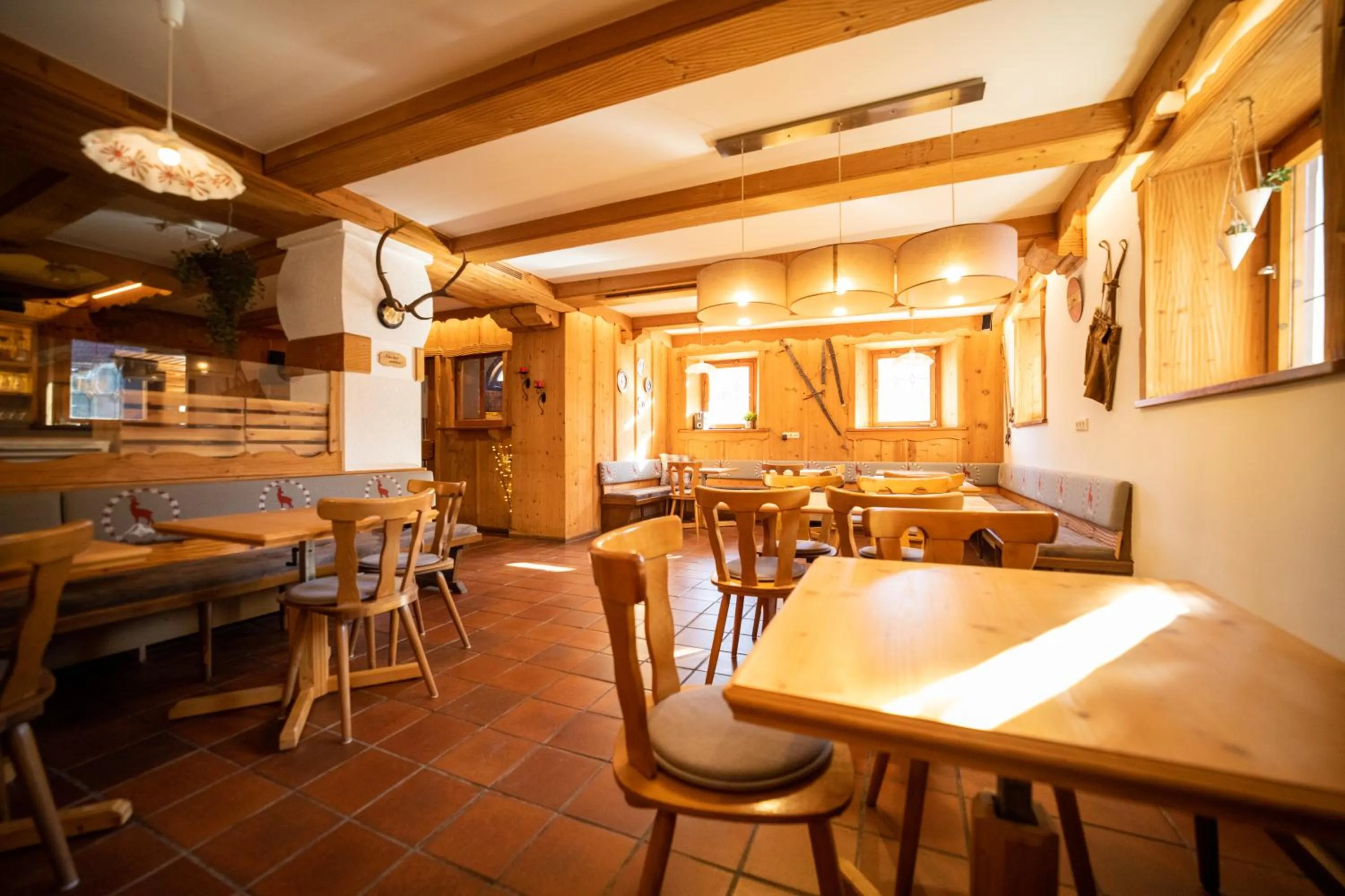 Restaurant/places to eat in Hotel Wildrose