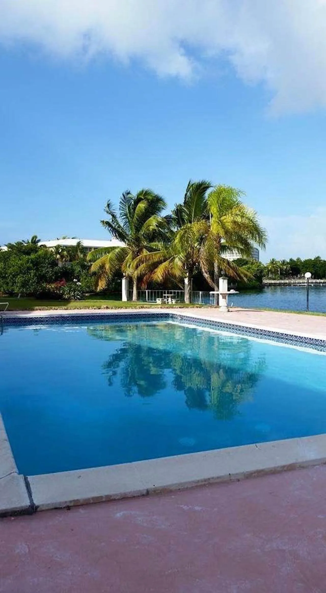 Swimming pool in Obera Beach #105