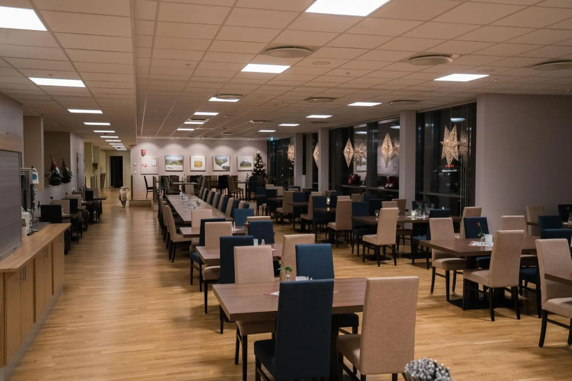 Restaurant/places to eat in Dombåstun Motel