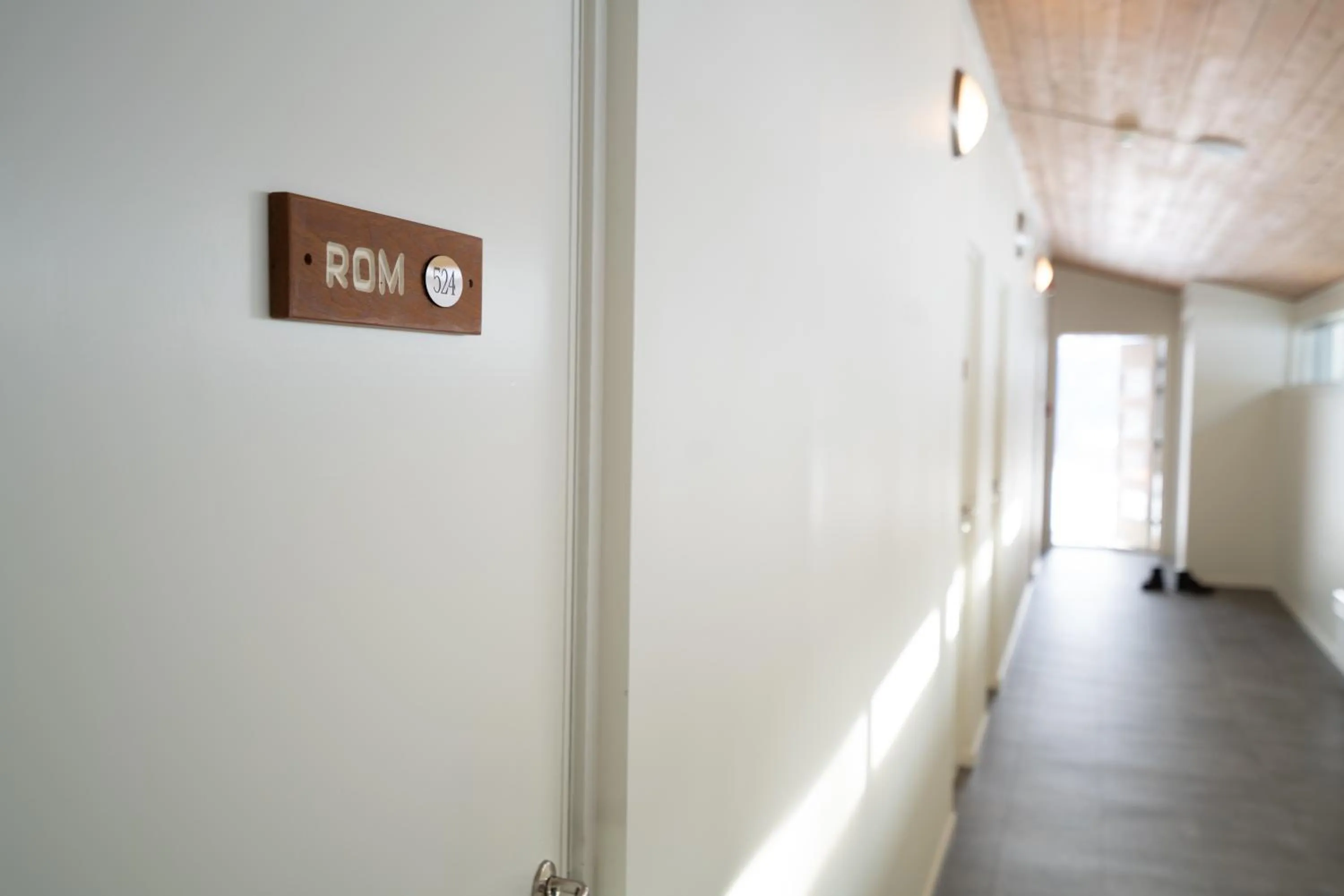 Facade/entrance in Dombåstun Motel