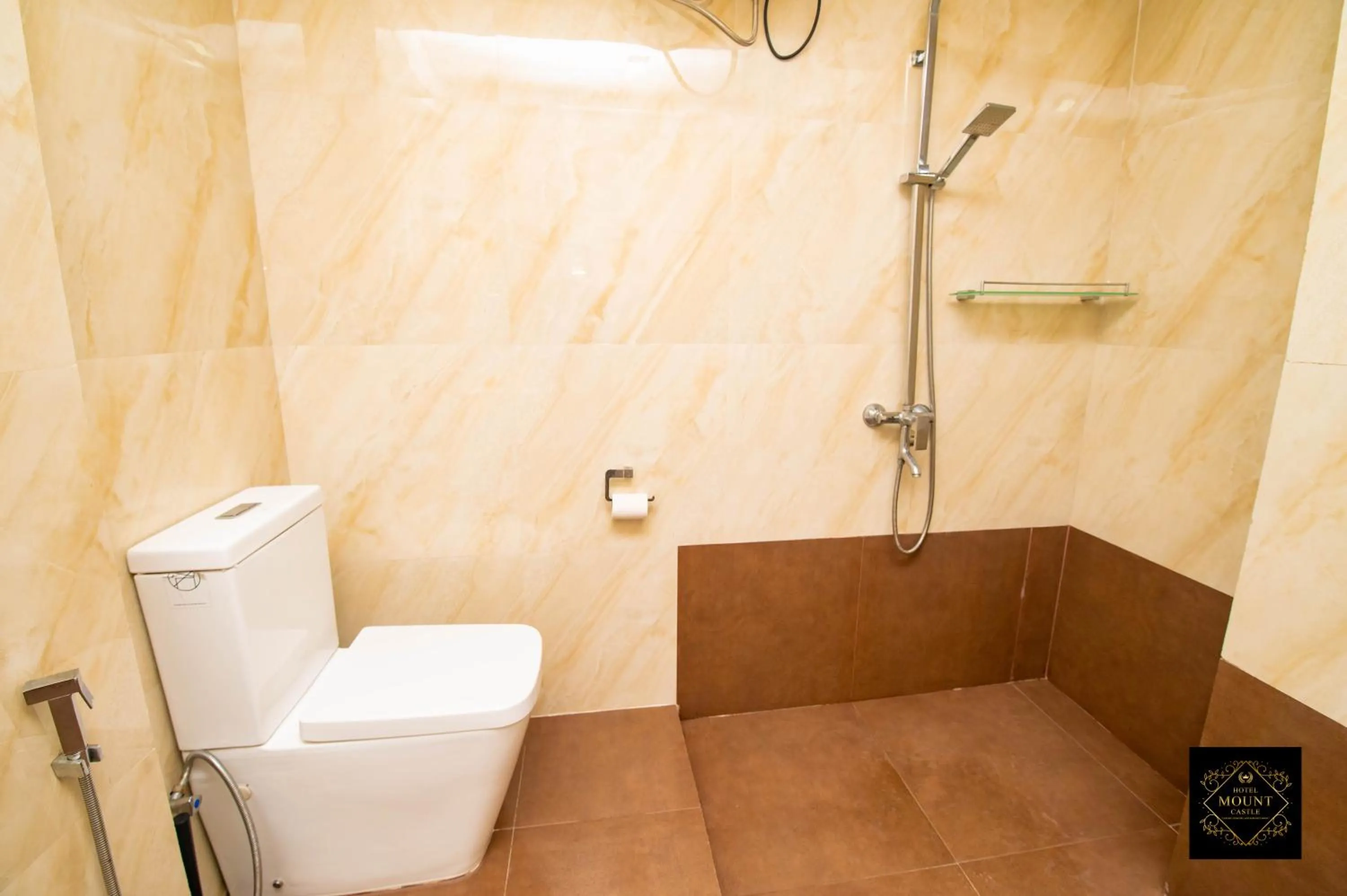 Shower in Hotel Mount Castle