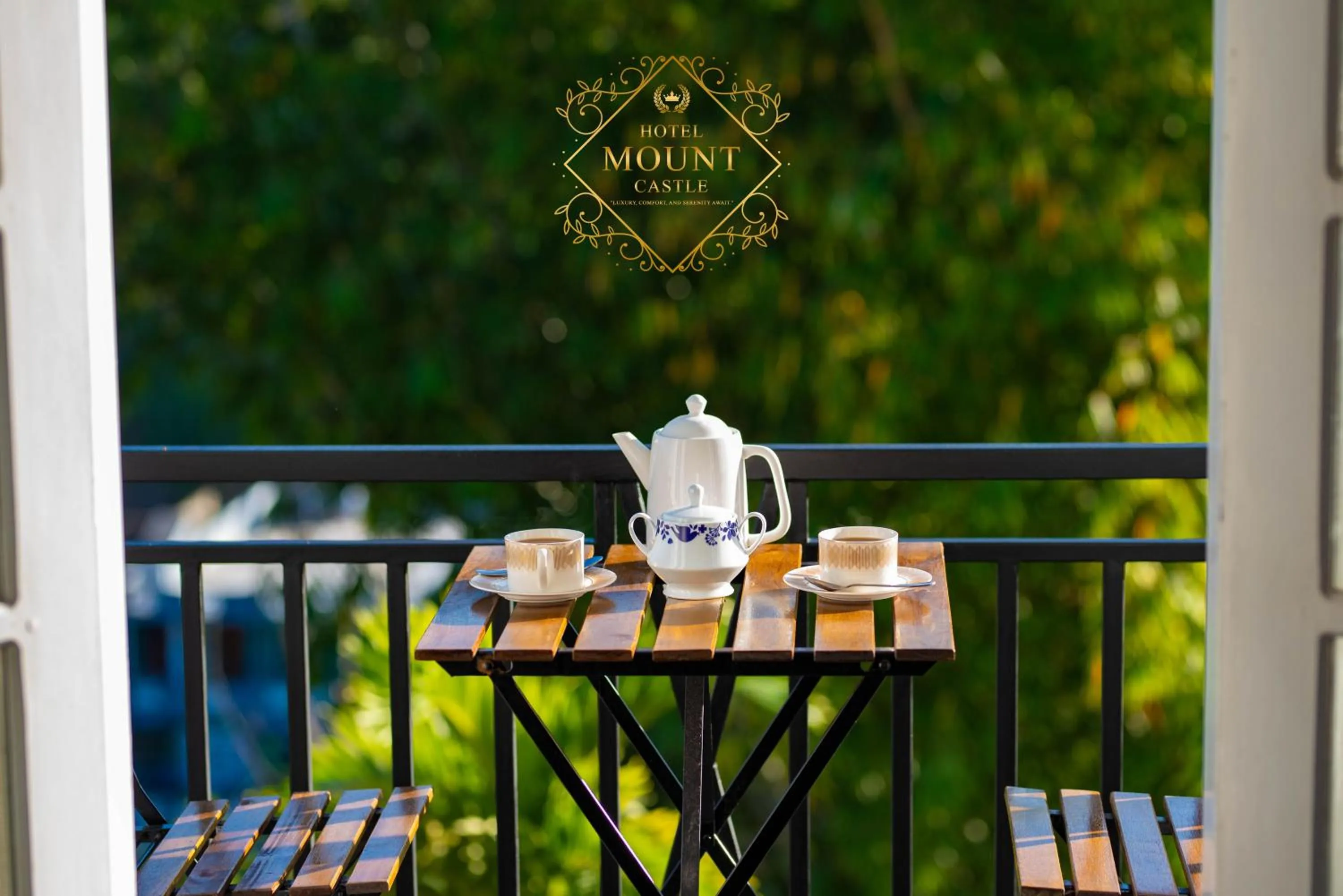 Coffee/tea facilities in Hotel Mount Castle