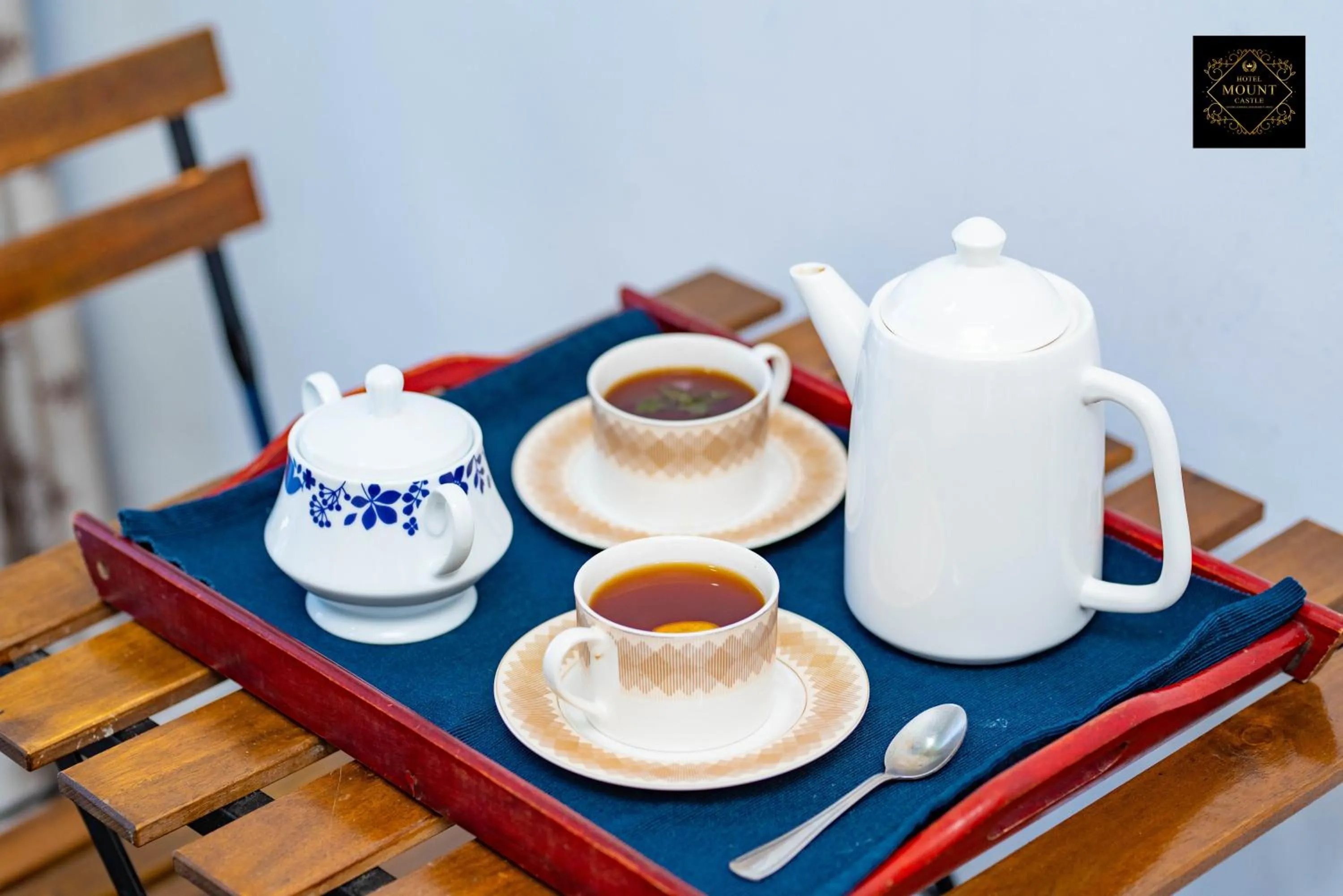 Coffee/tea facilities in Hotel Mount Castle