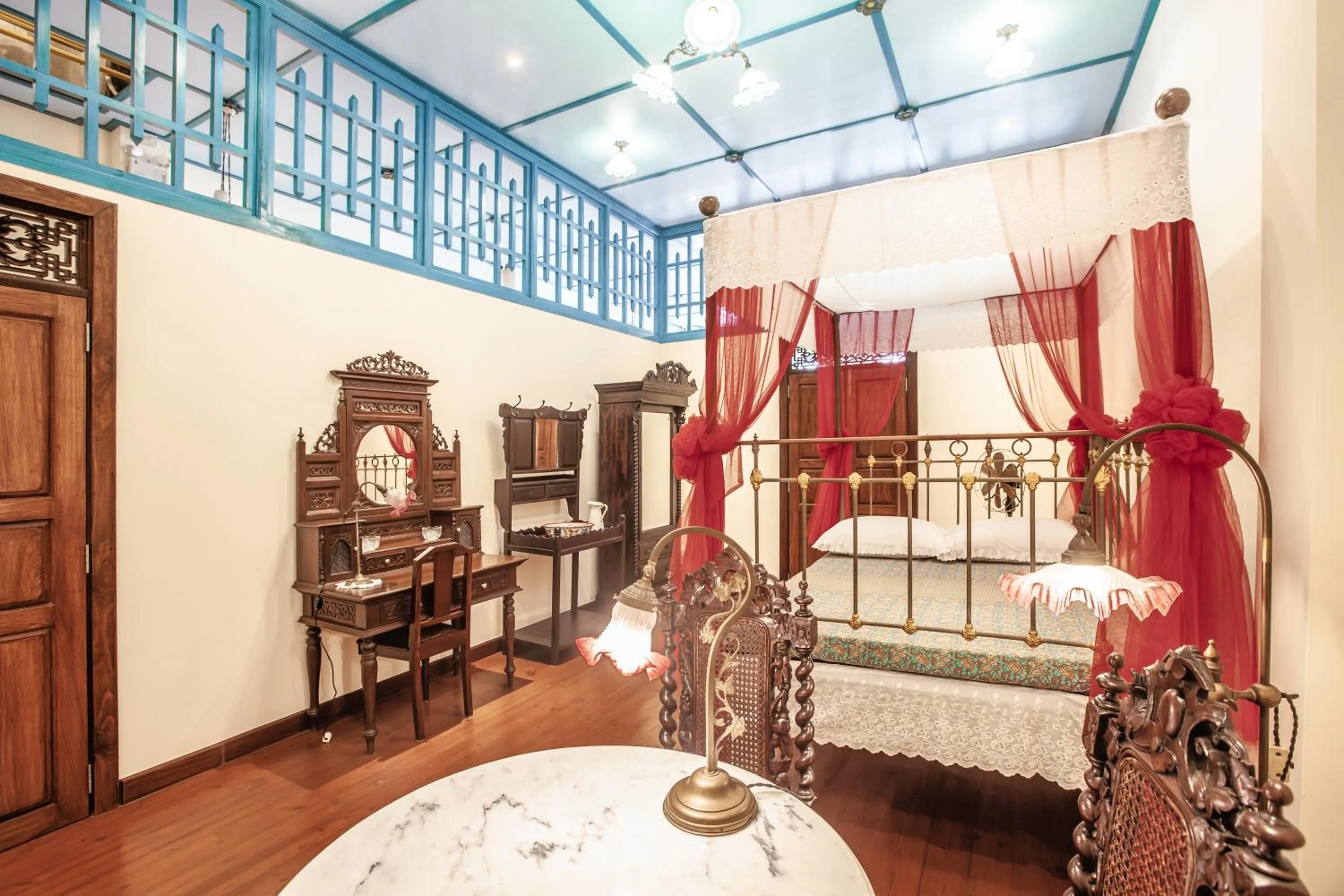 Decorative detail, Bed in WOO Gallery & Boutique hotel