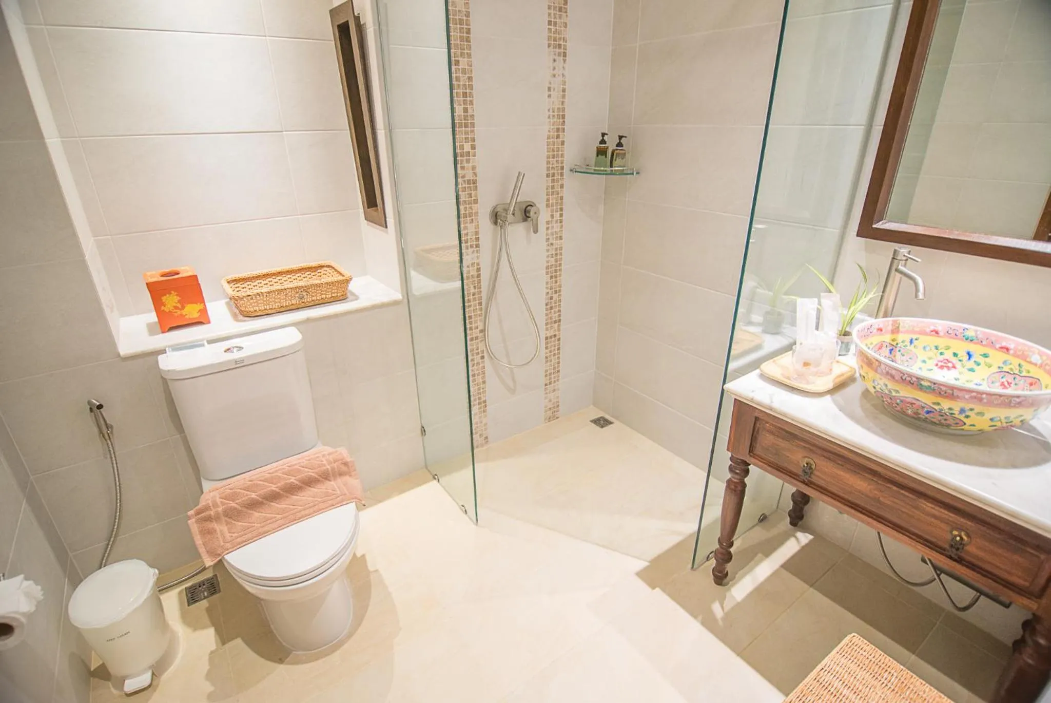 Bathroom in WOO Gallery & Boutique hotel