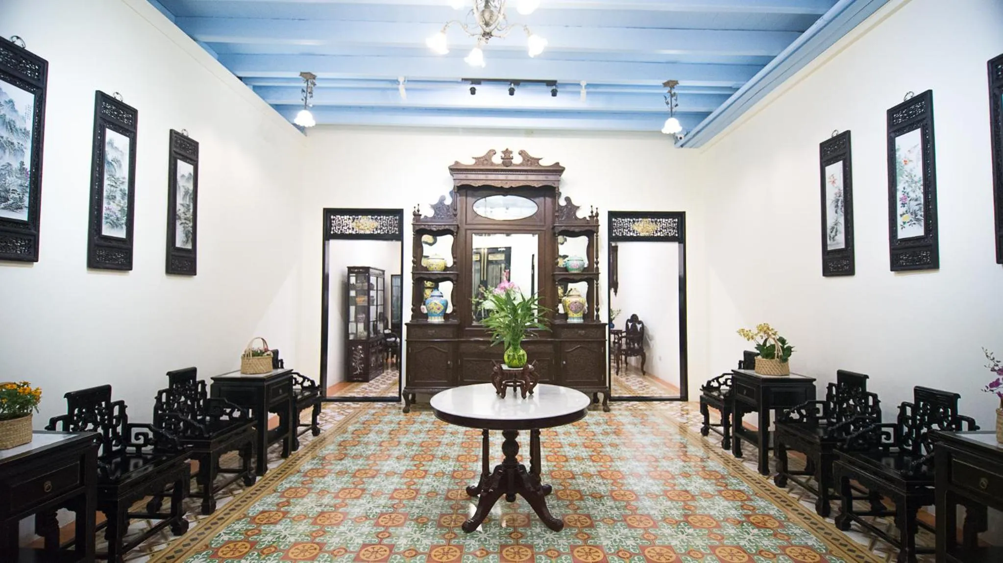 Area and facilities in WOO Gallery & Boutique hotel