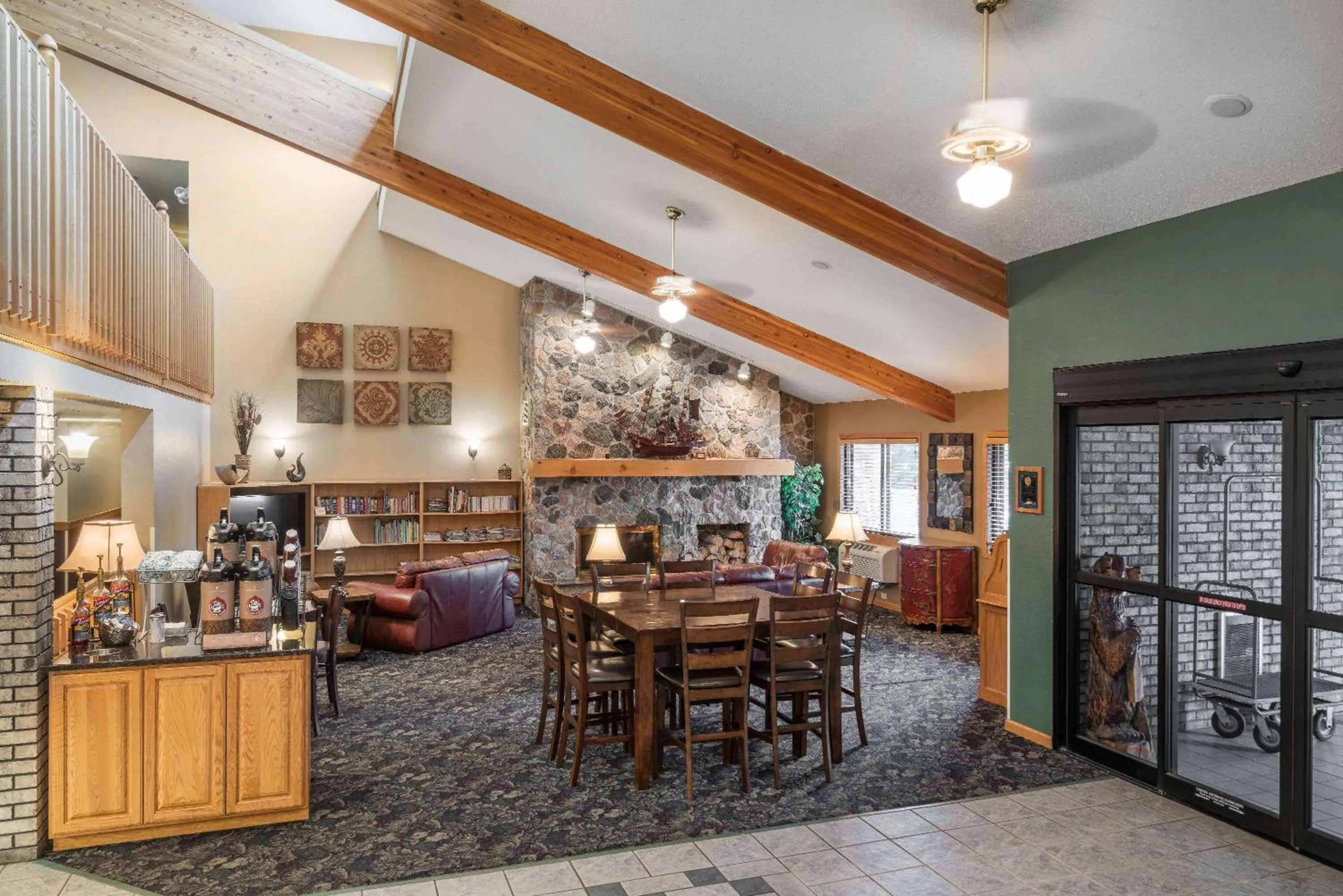 Lobby or reception in AmericInn by Wyndham Detroit Lakes