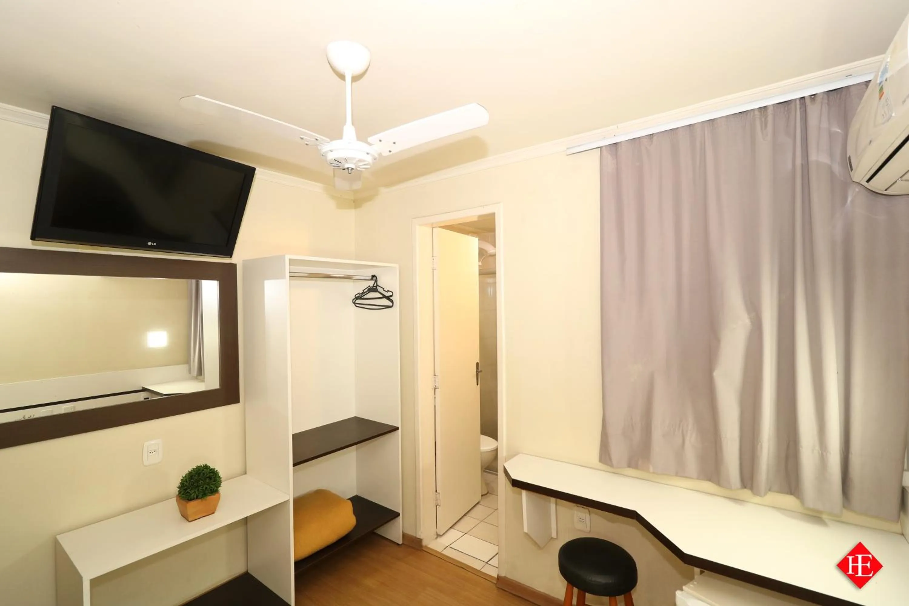 Bed in Hotel Elevado