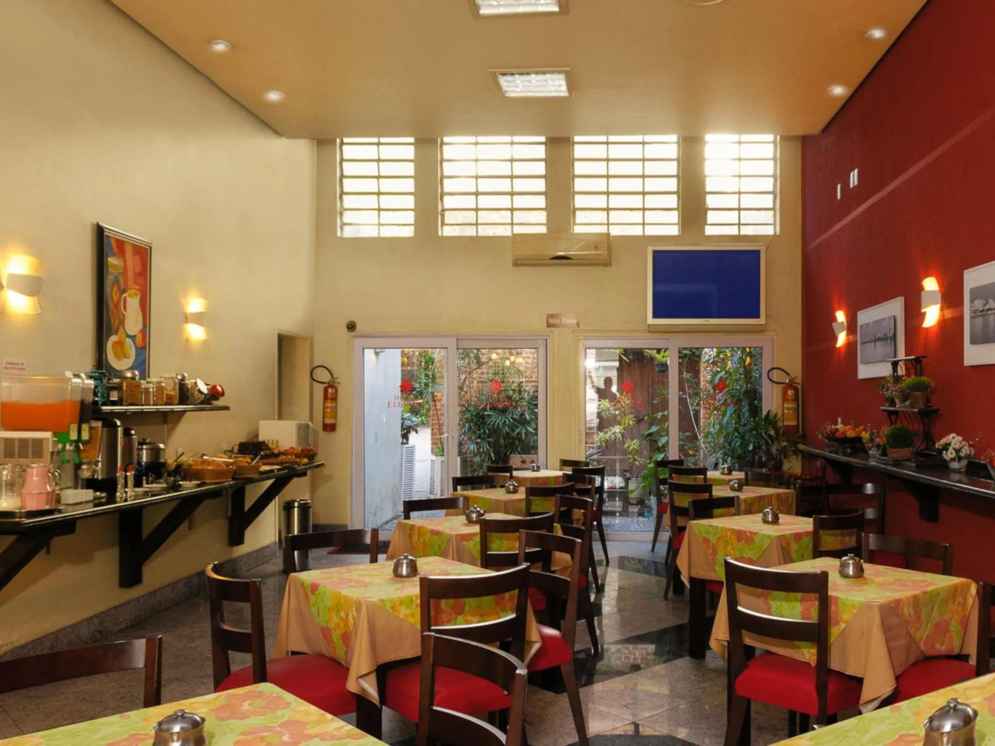 Area and facilities in Hotel Elevado