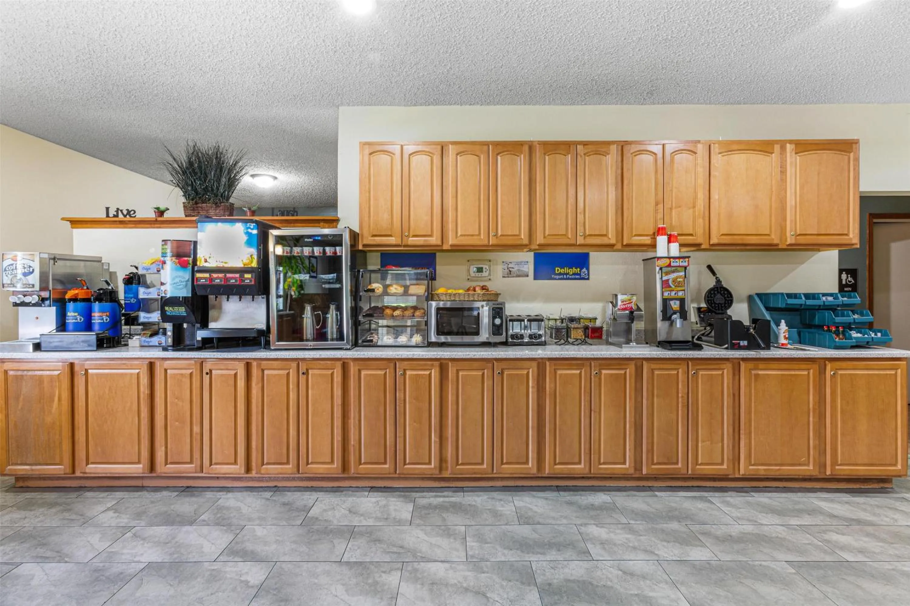 Breakfast in Best Western Pine Springs Inn