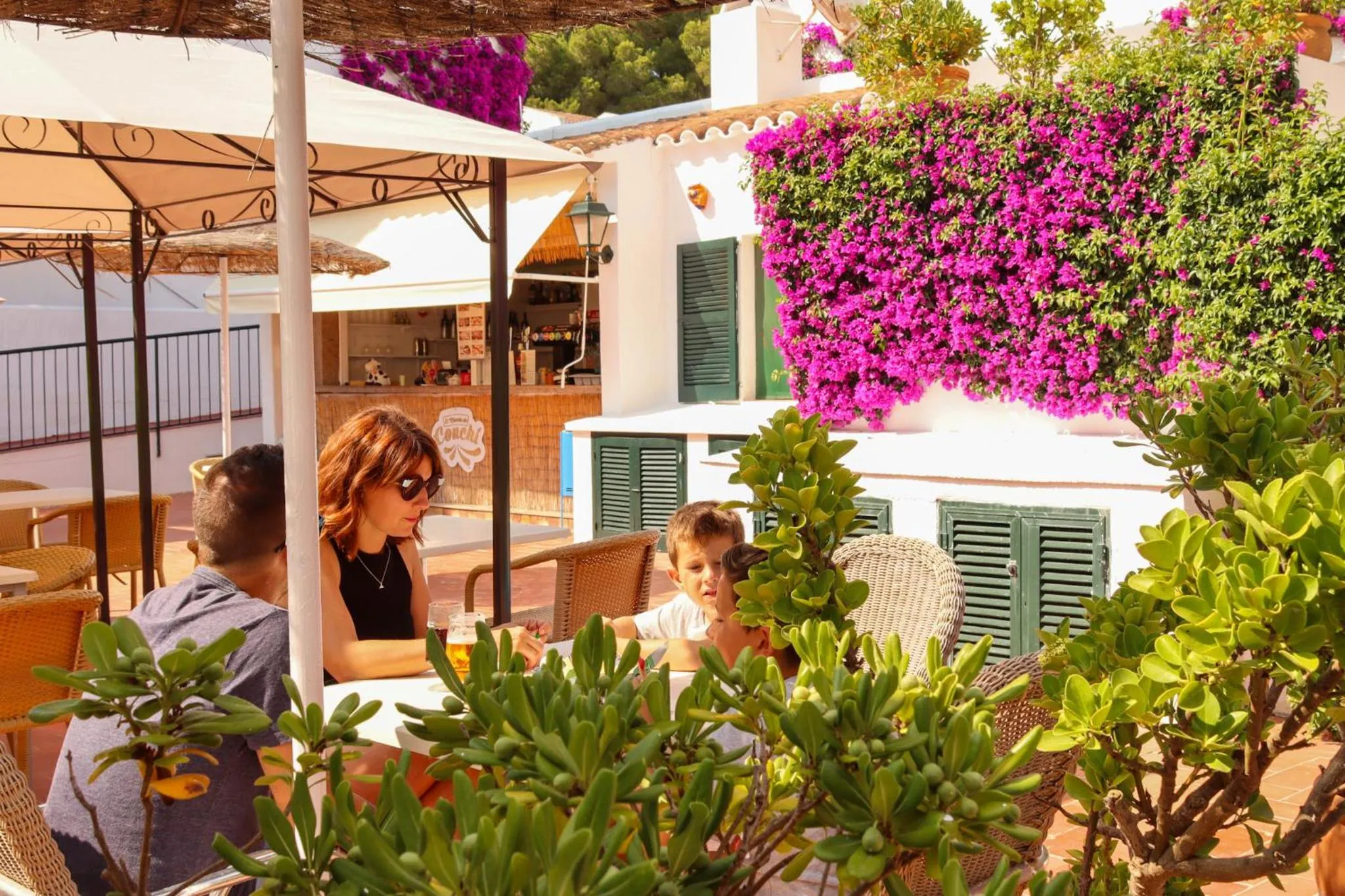 Restaurant/places to eat in Playa Parc Apartments