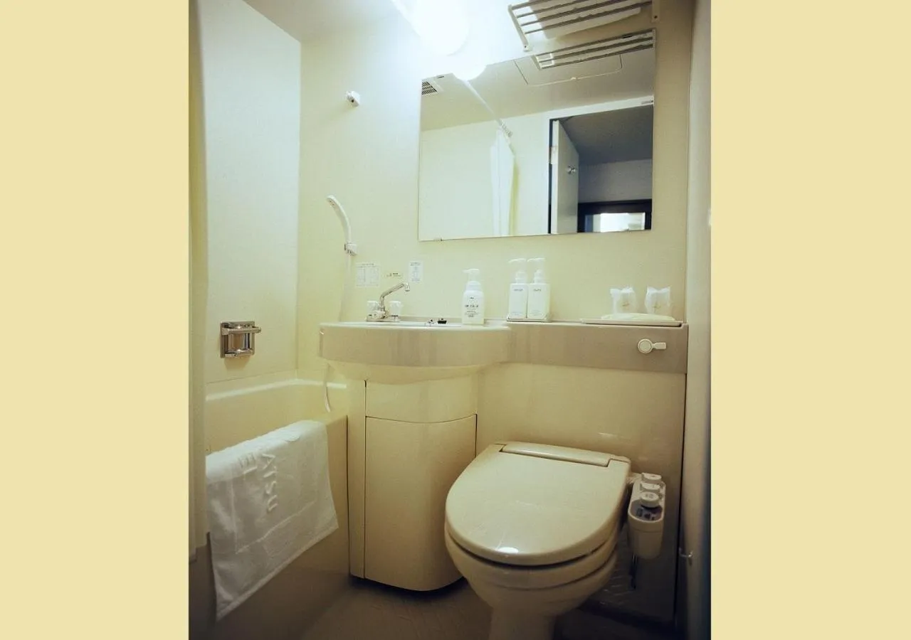 Shower in Hamamatsu Hotel