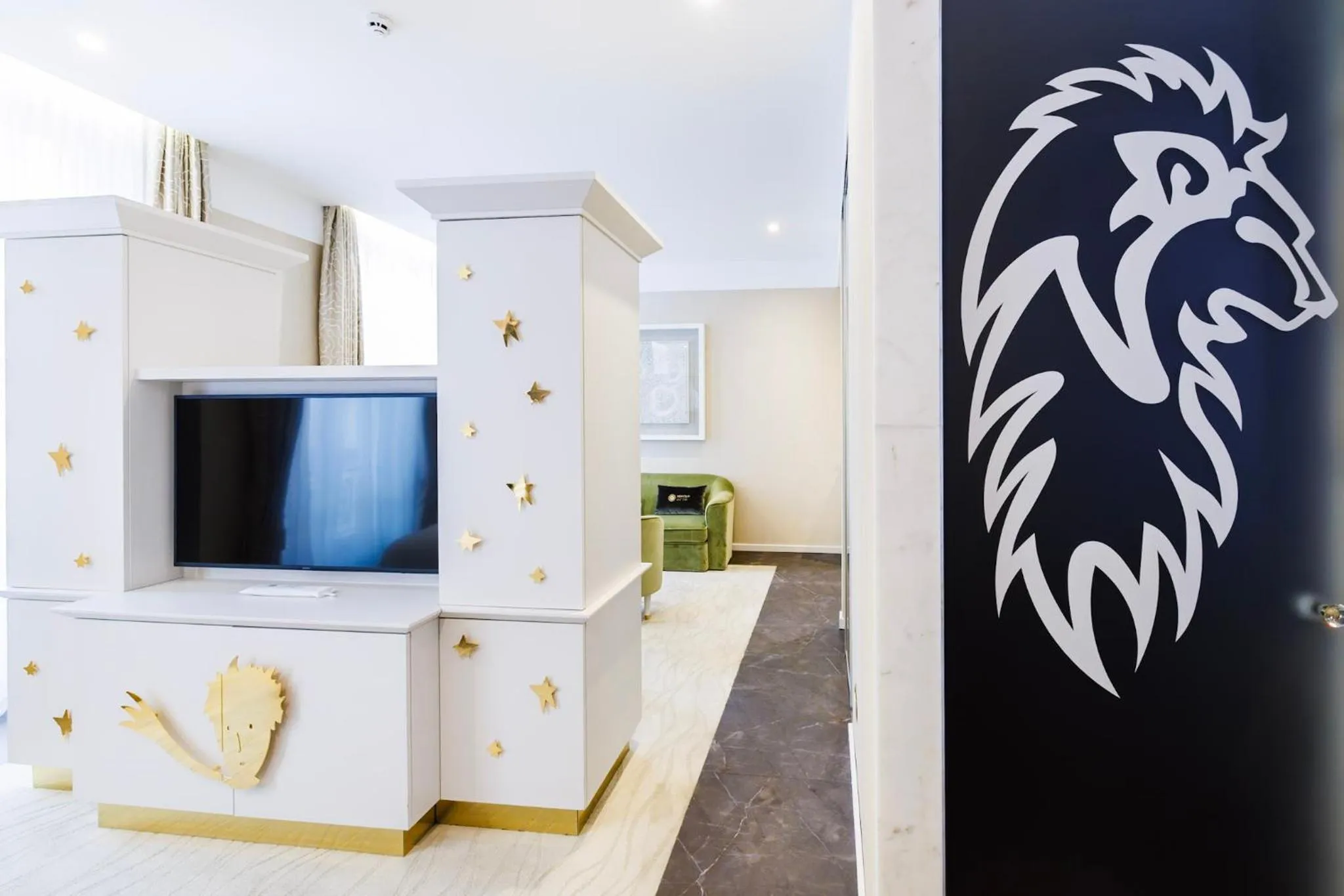 TV and multimedia in Boscolo Lyon Hotel & Spa