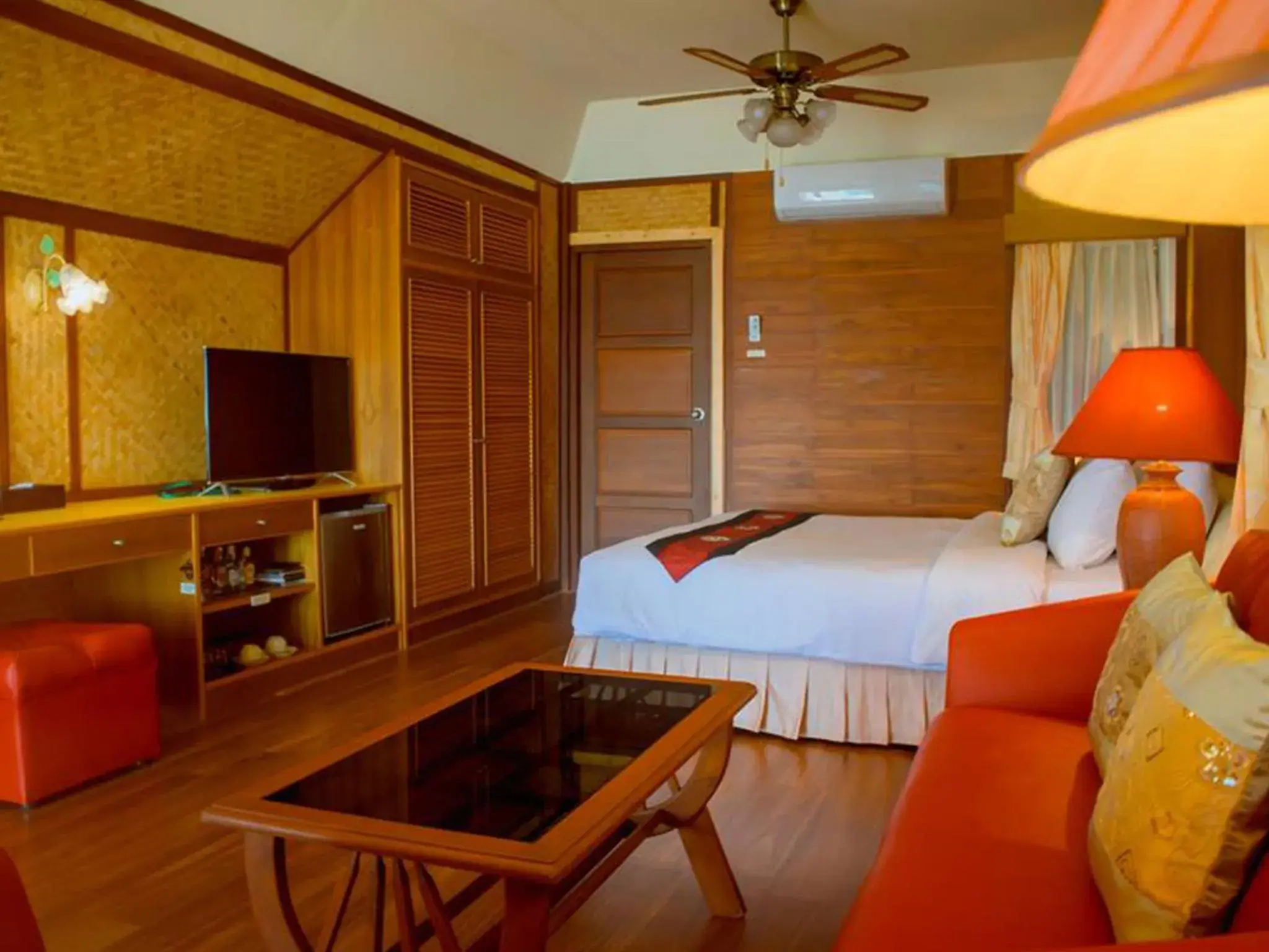 Shower, Bed in Sunset Village Beach Resort (SHA Extra Plus)