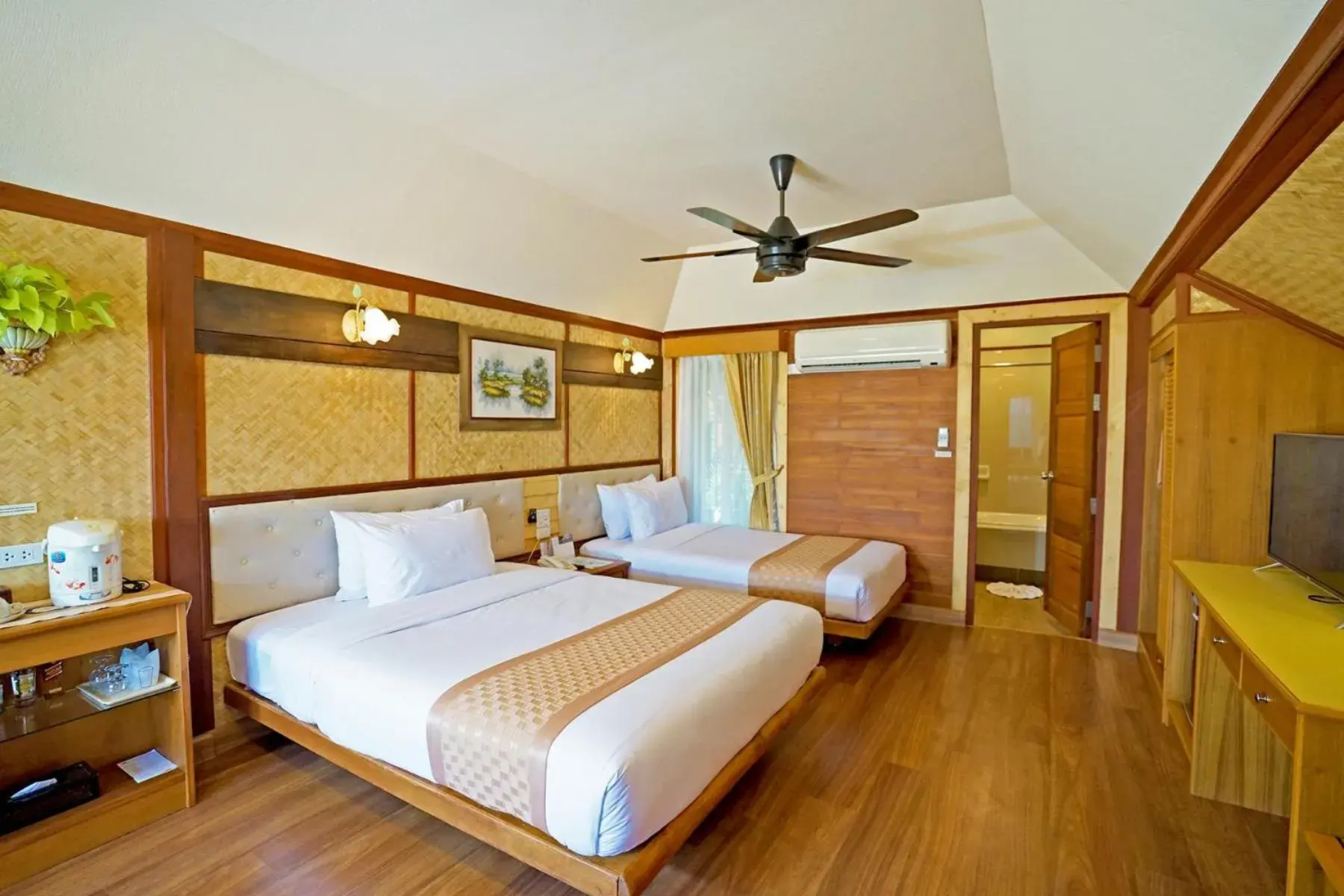 Bedroom, Bed in Sunset Village Beach Resort (SHA Extra Plus)