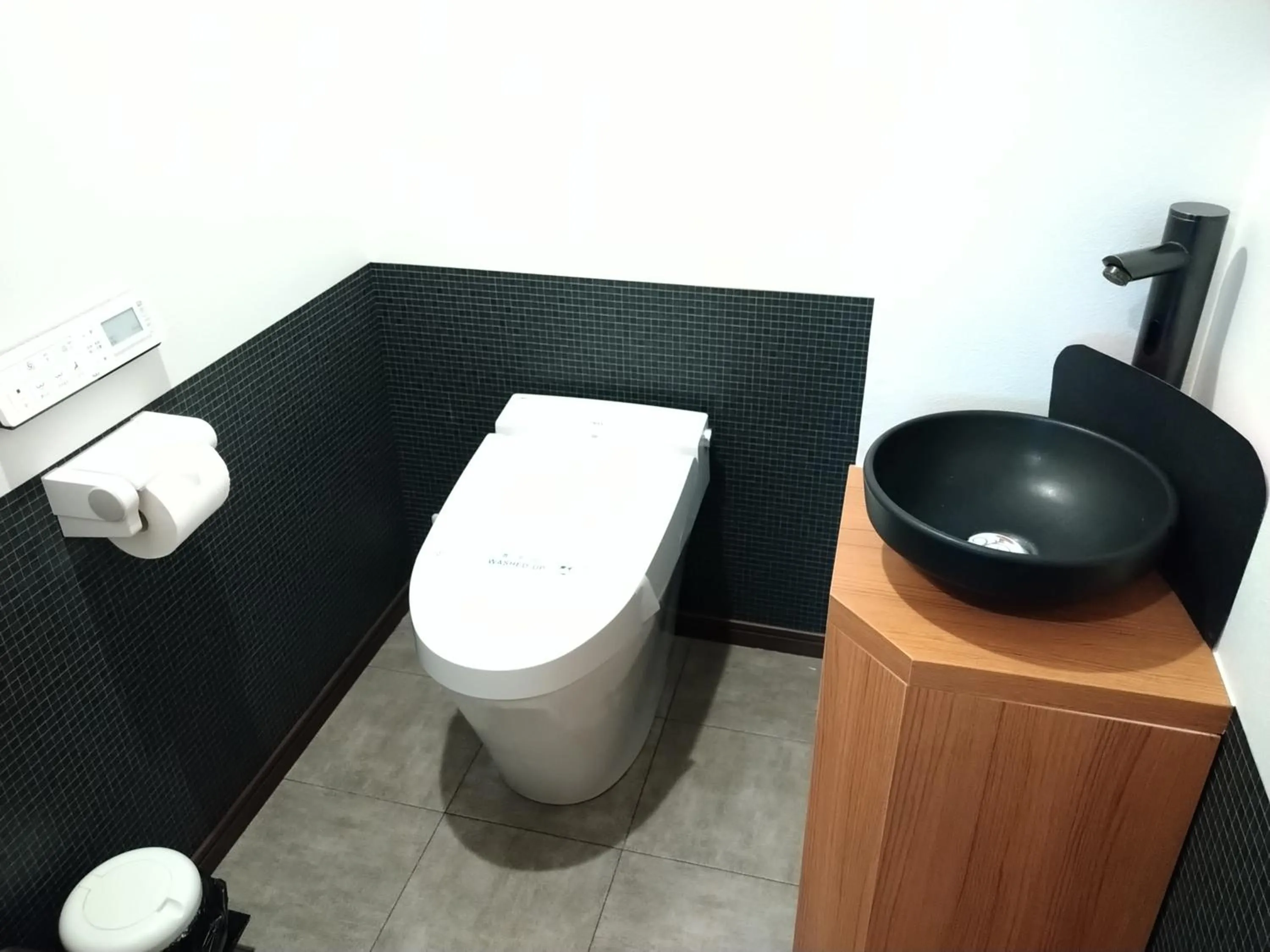 Toilet in Wakamatsuya