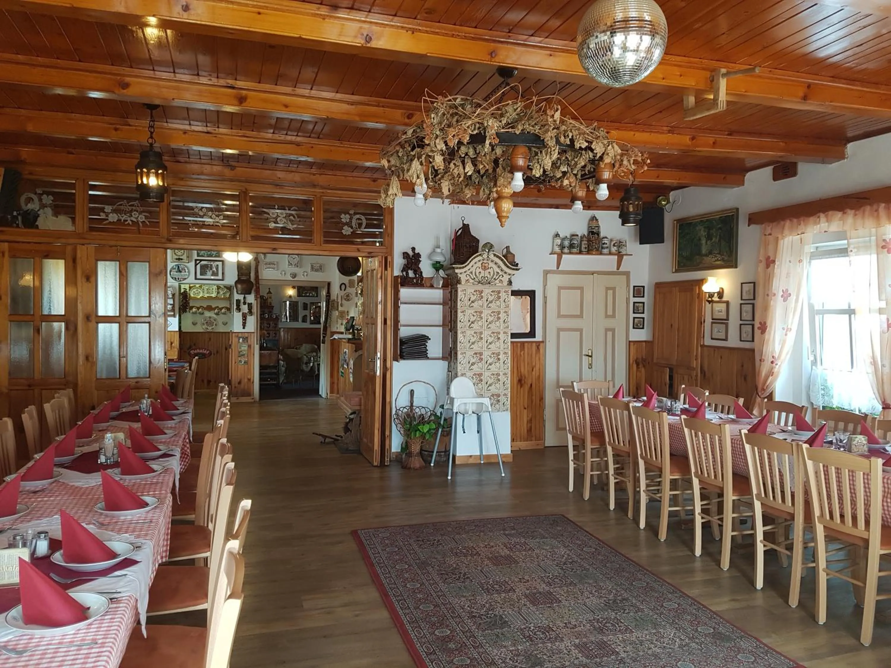 Restaurant/places to eat in Hostinec Selský dvůr