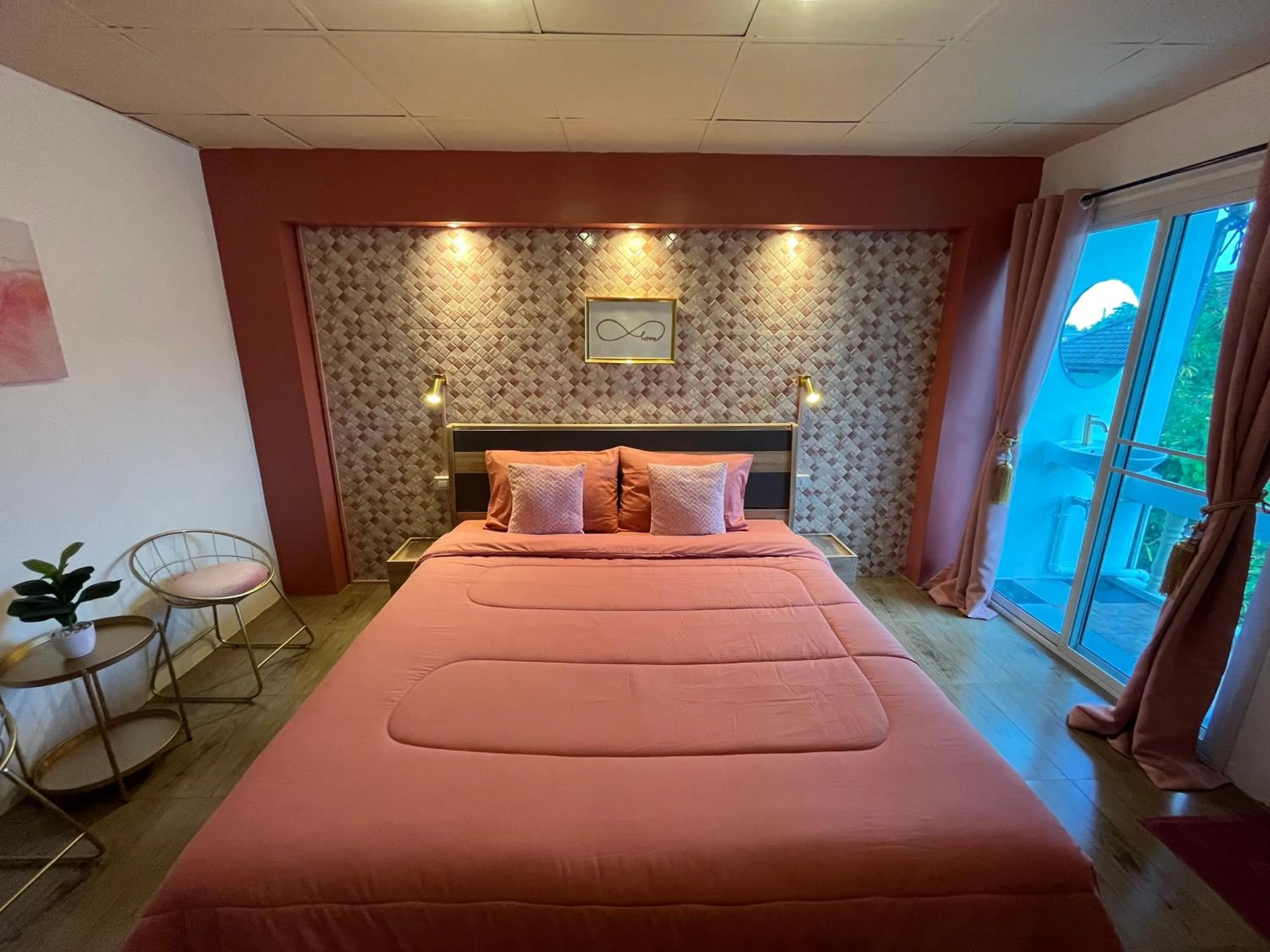 Bed in Dawnthaya Ayutthaya Art House บ้านดอนธยๅ อยุธยา