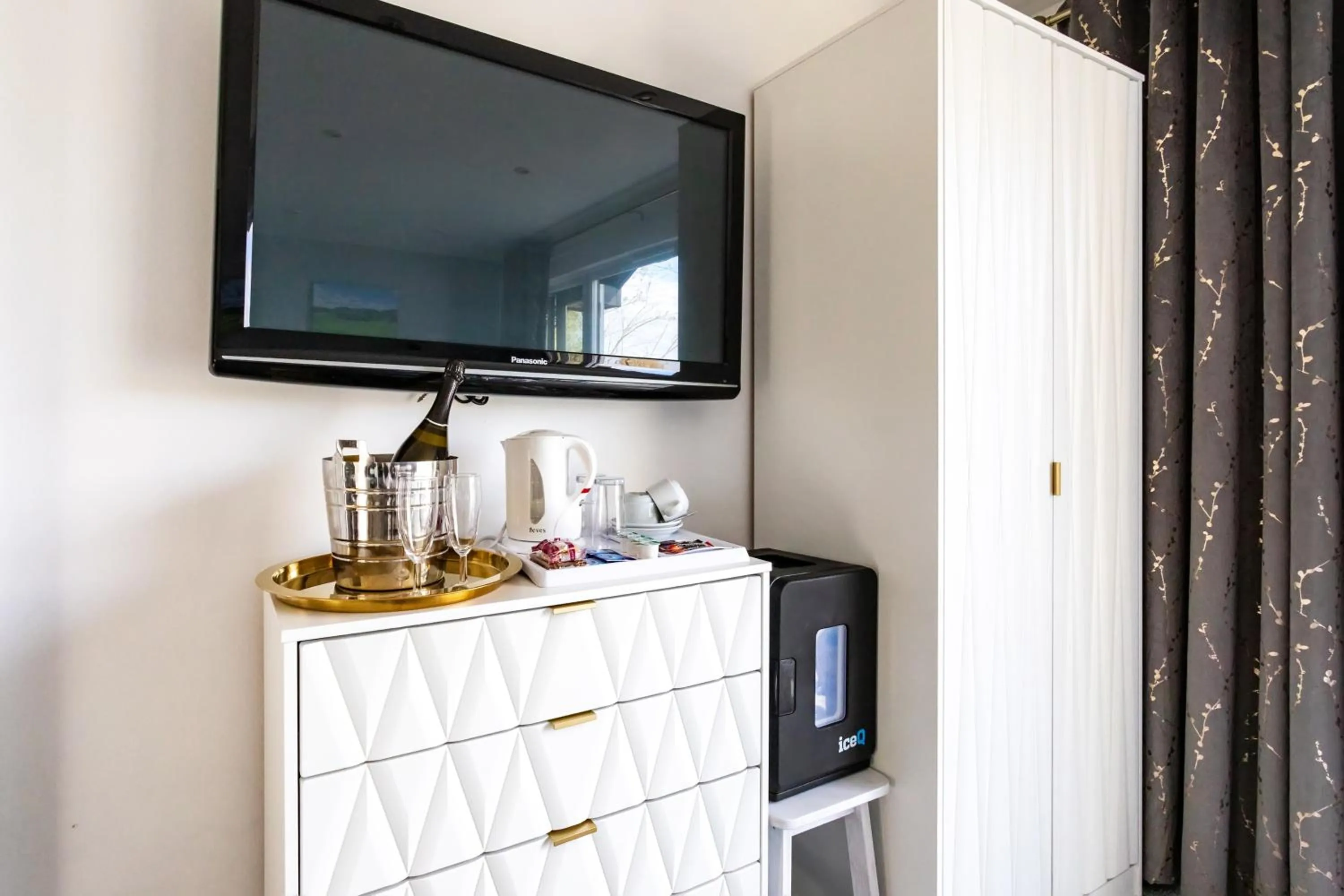 Coffee/tea facilities in The Vale Golf & Country Club