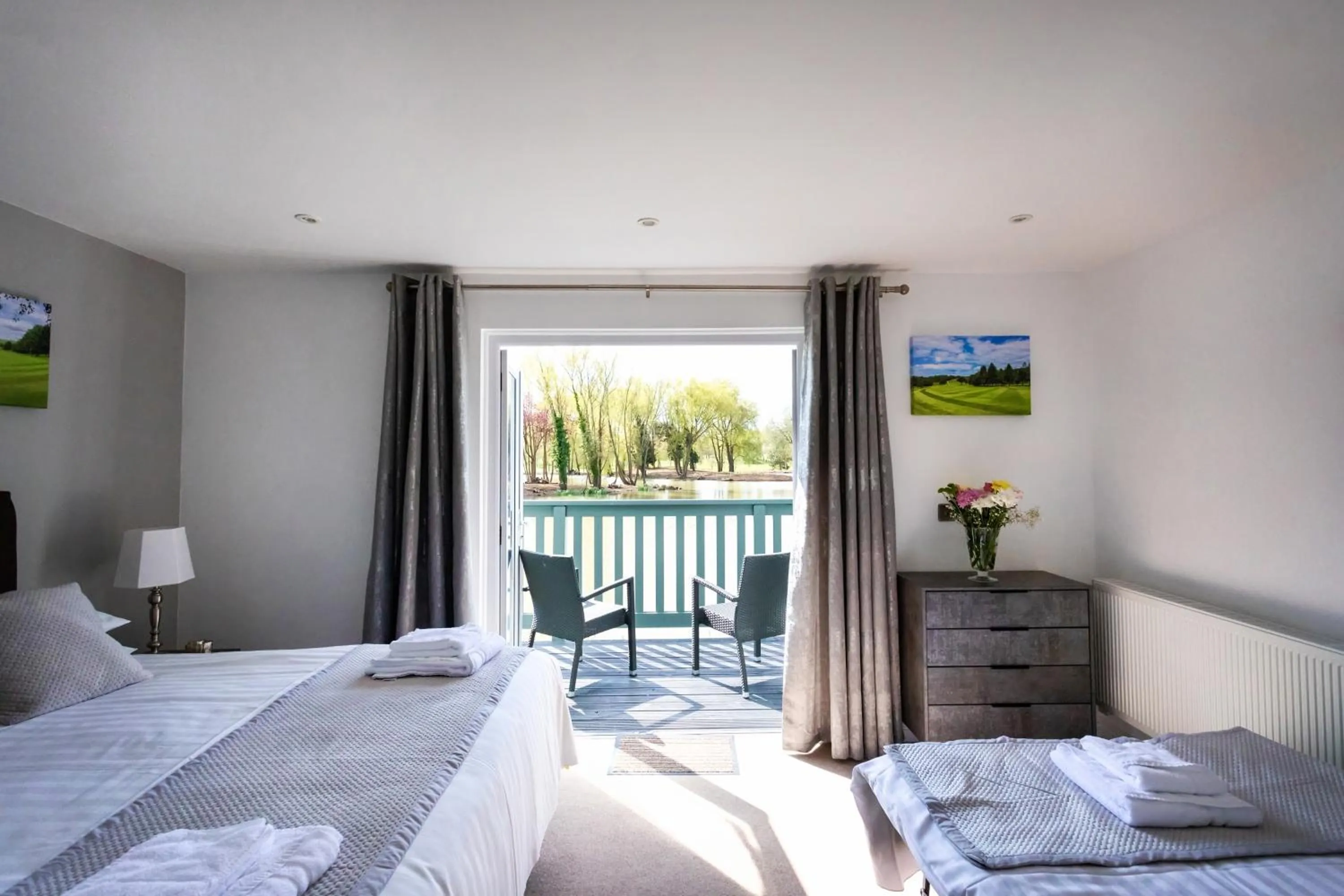 Photo of the whole room, Bed in The Vale Golf & Country Club