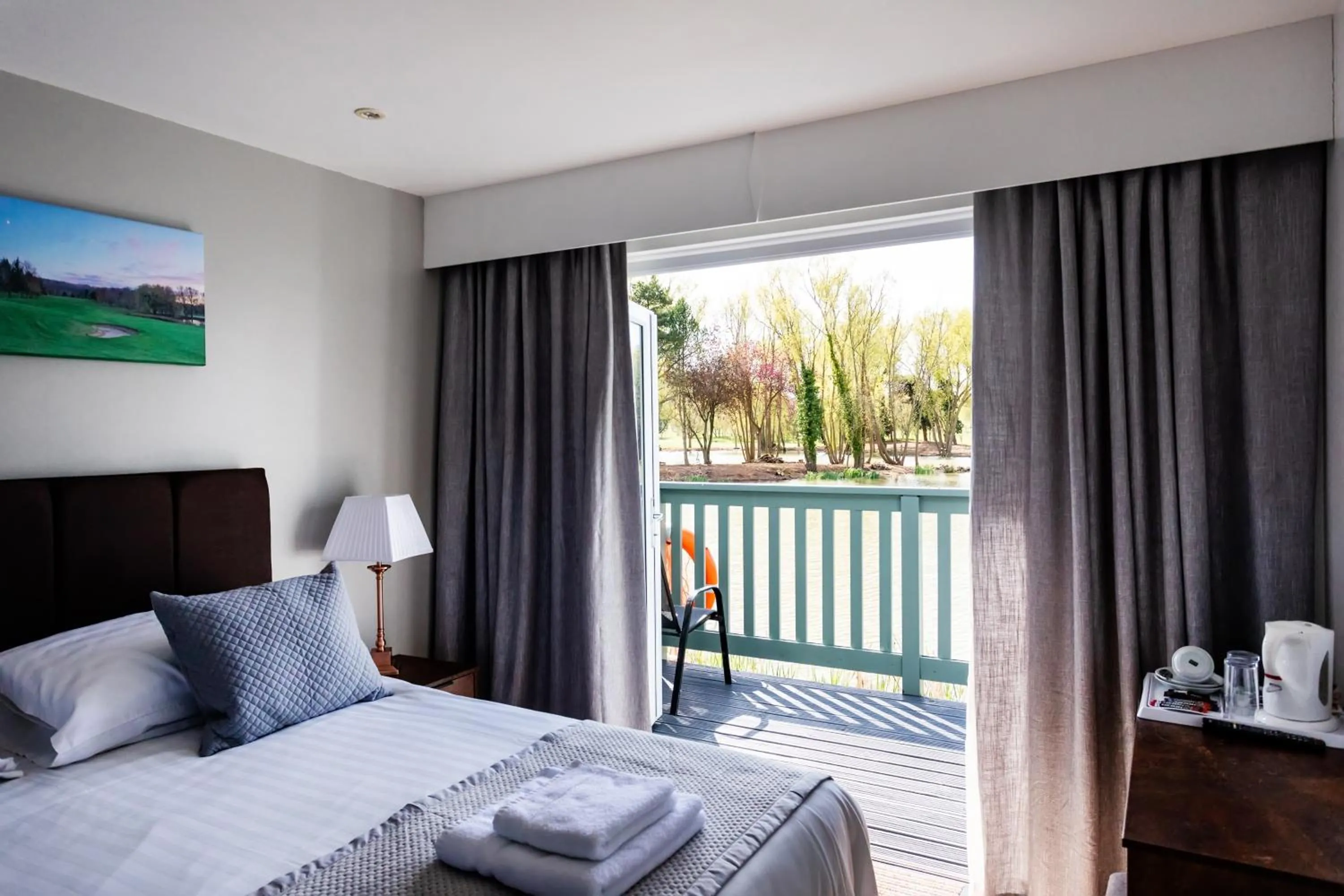 Balcony/Terrace, Bed in The Vale Golf & Country Club