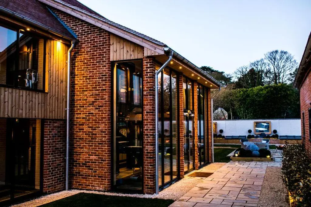 Baraset Barn Hotel Baraset Barn Hotel
